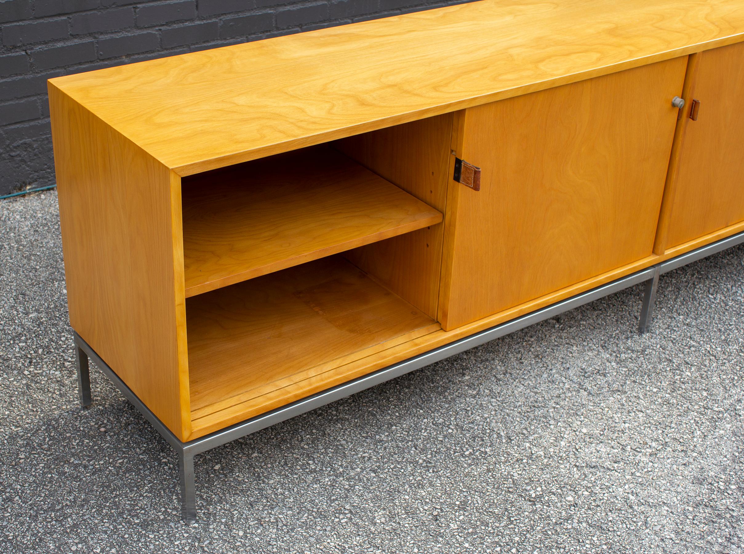 Florence Knoll Maple Credenza with Leather Pulls and Oak Drawers Early 1950s For Sale 10