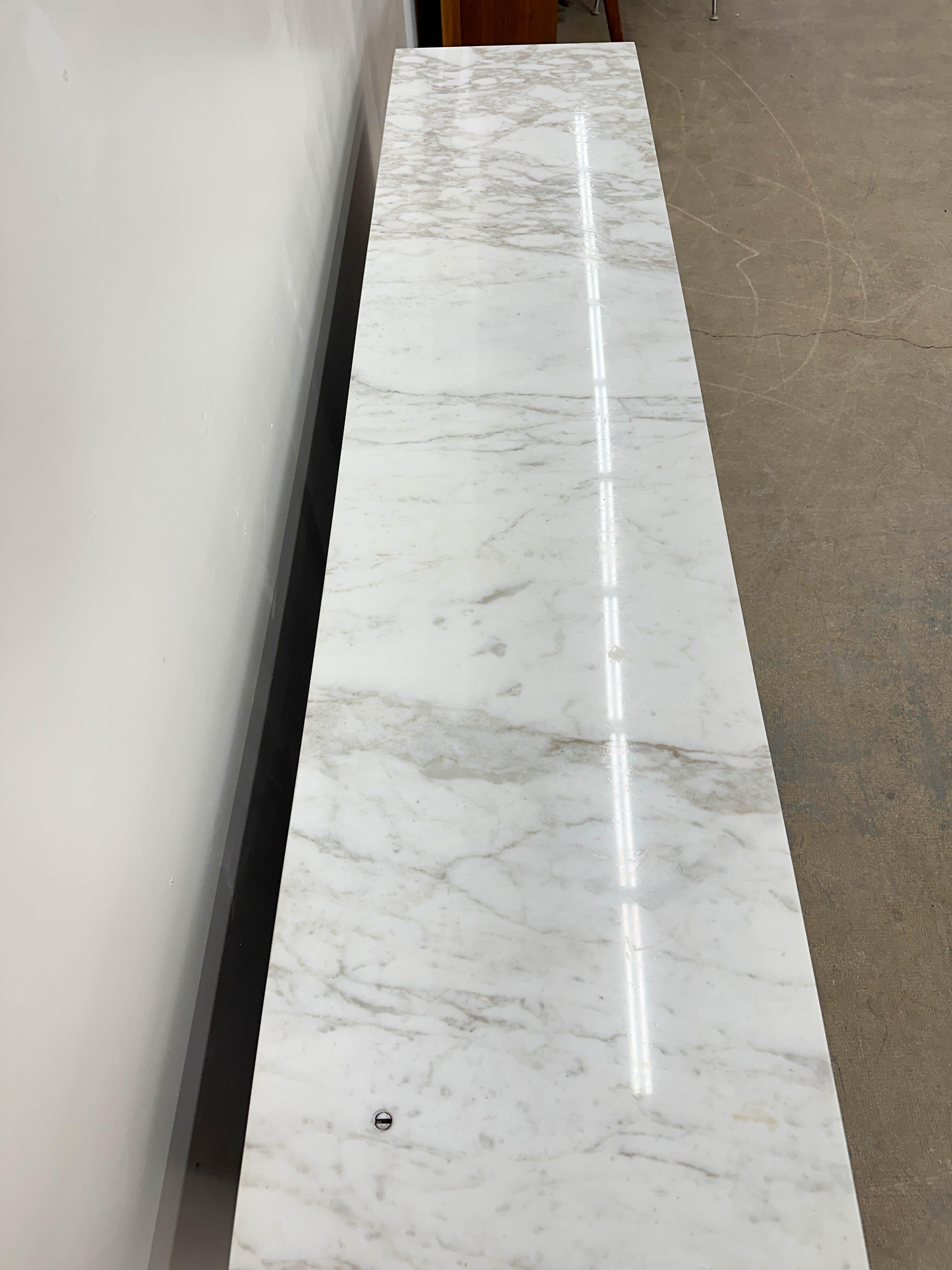 Florence Knoll Credenza in marmo e palissandro in vendita 6