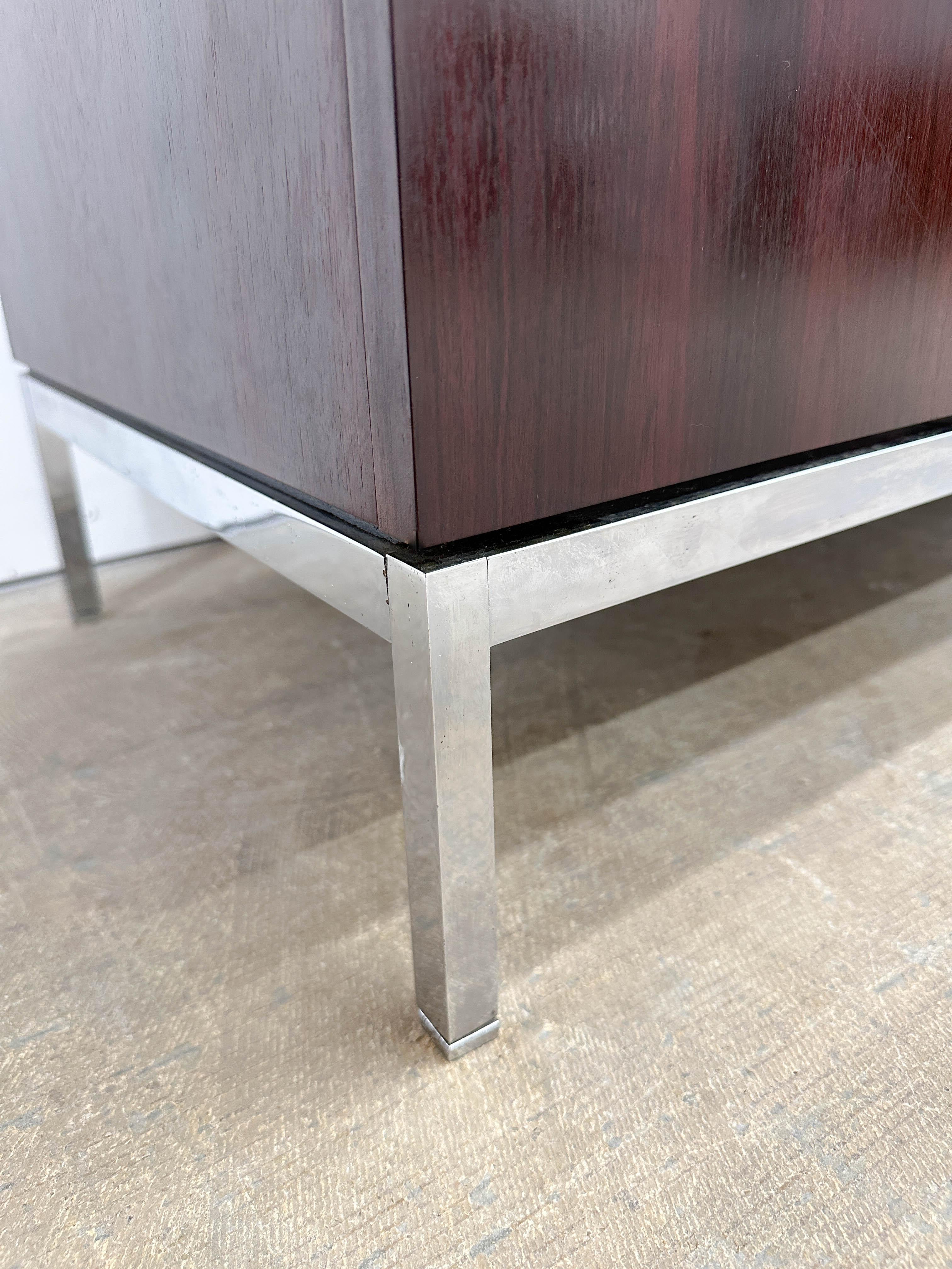 Florence Knoll Credenza in marmo e palissandro in vendita 8