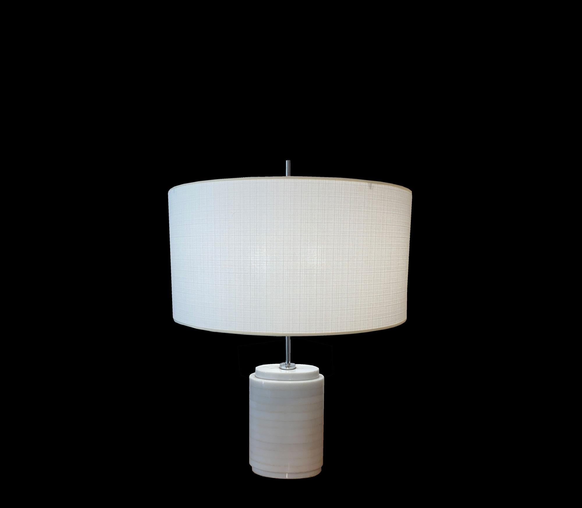 Florence Knoll
Marble Lamp
Very beautiful, very poetic lamp by Florence Knoll for the Knoll brand. Made of a layer of Carrara marble. Both a living room and office lamp, a great classic from Knoll