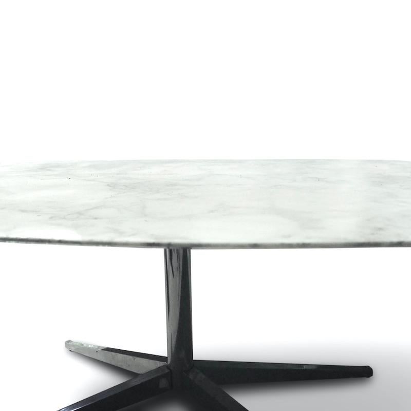 Florence Knoll Marble Oval Dining Table or Desk In Good Condition In London, GB