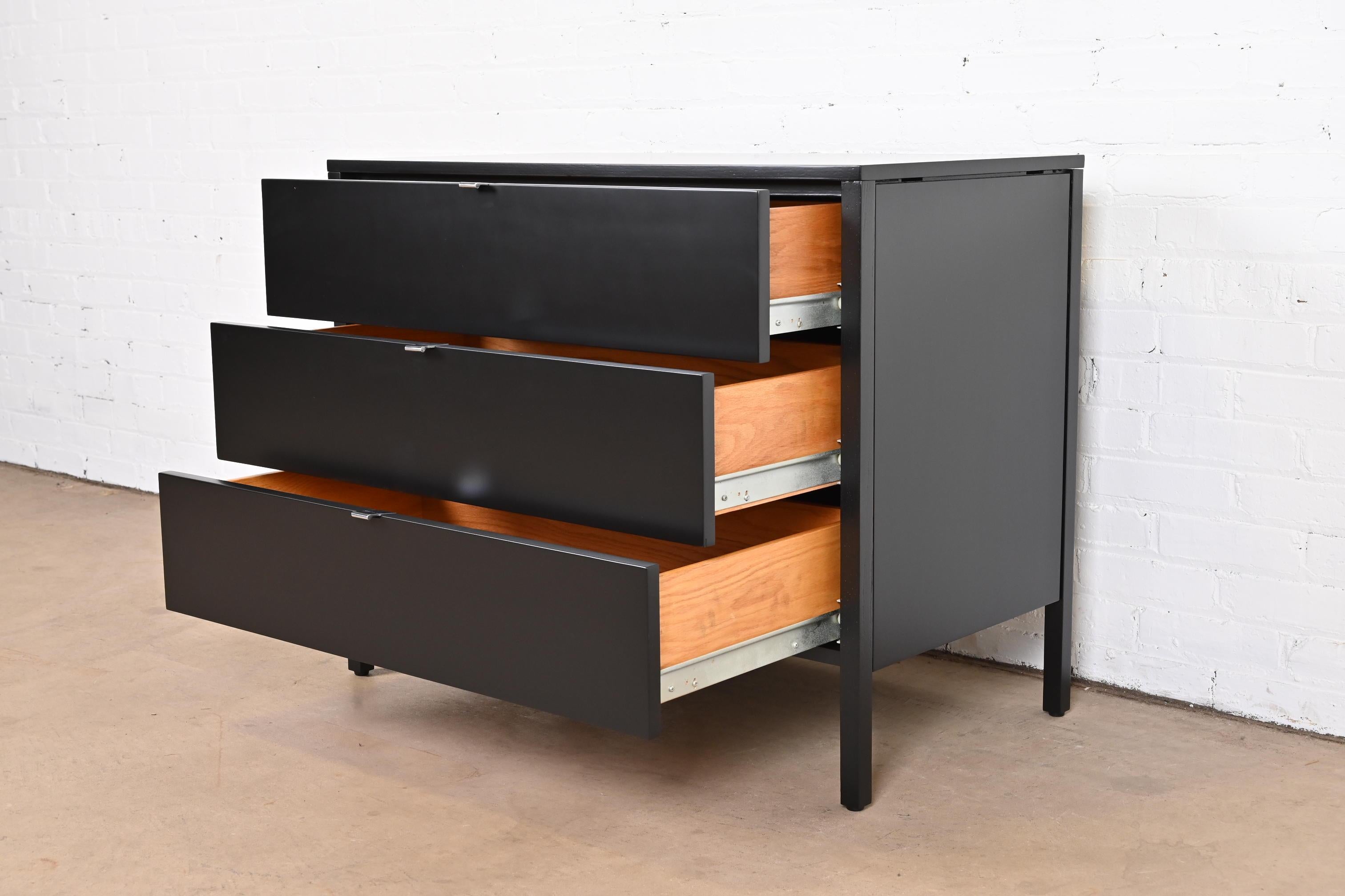 Florence Knoll Mid-Century Modern Black Lacquered Chest of Drawers, Refinished For Sale 3