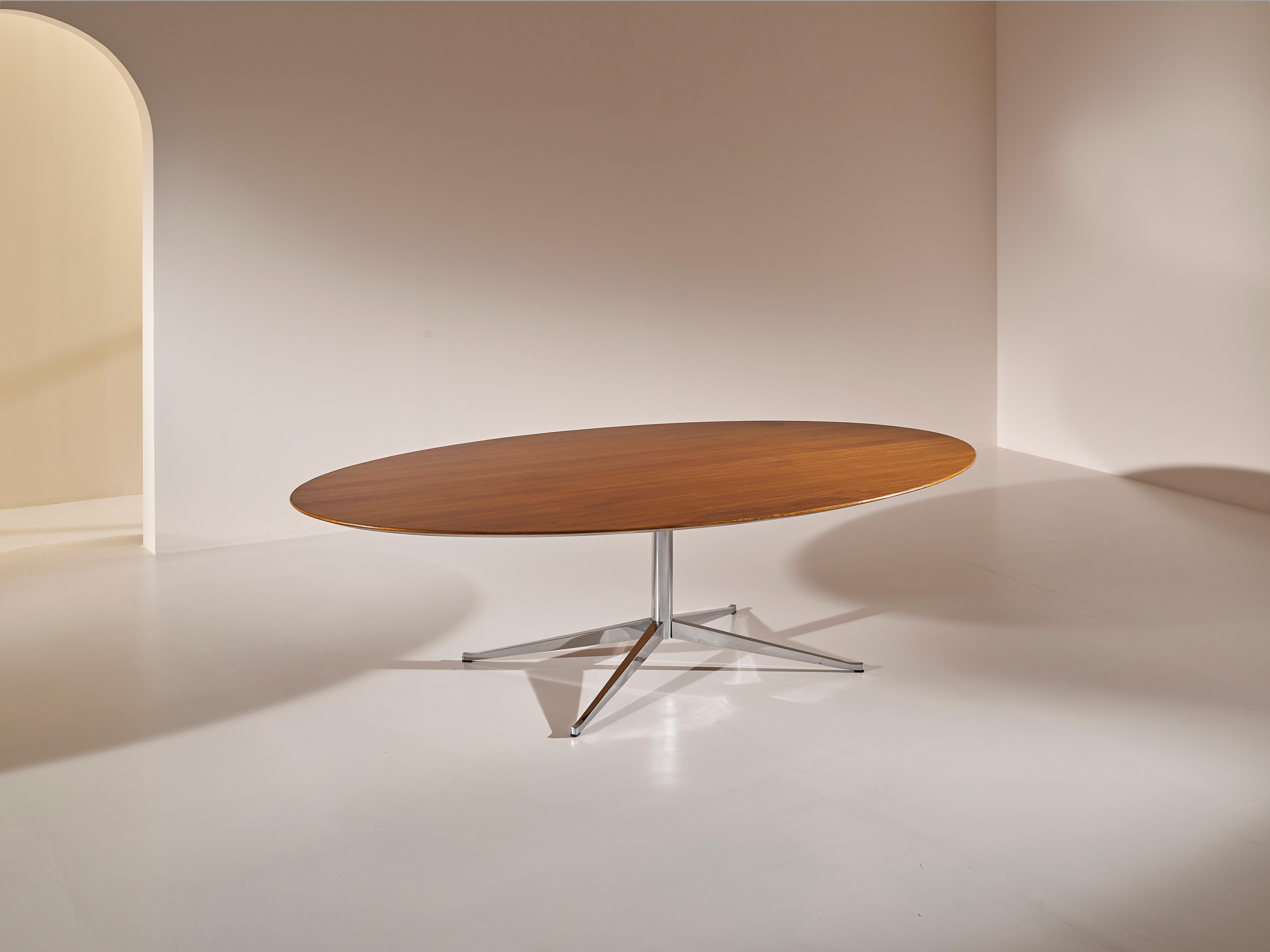  Florence Knoll Mid-Century Modern Oval Rosewood Table or Desk, 1960s 2