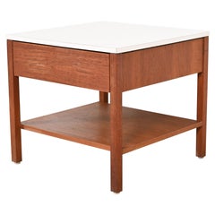 Mesilla de noche o auxiliar Florence Knoll de nogal moderno de mediados de siglo, hacia 1960