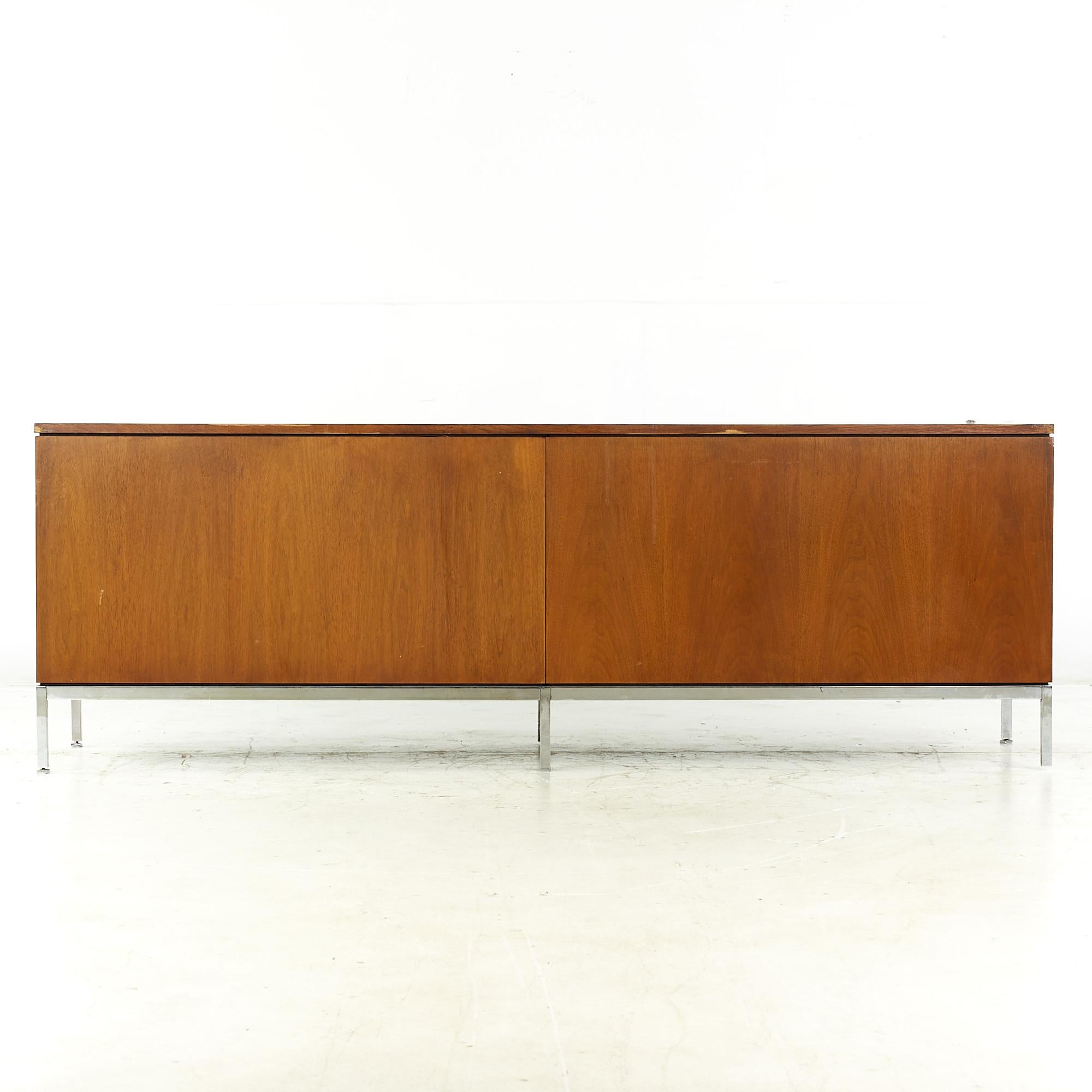 Florence Knoll Mid-Century Walnut and Chrome Credenza In Good Condition For Sale In Countryside, IL