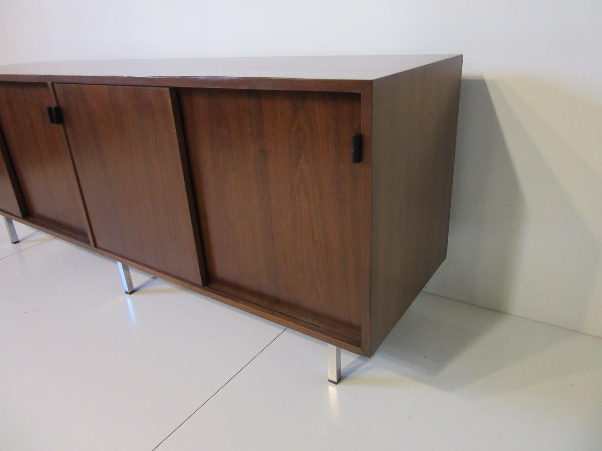 American Florence Knoll Midcentury Walnut Credenza