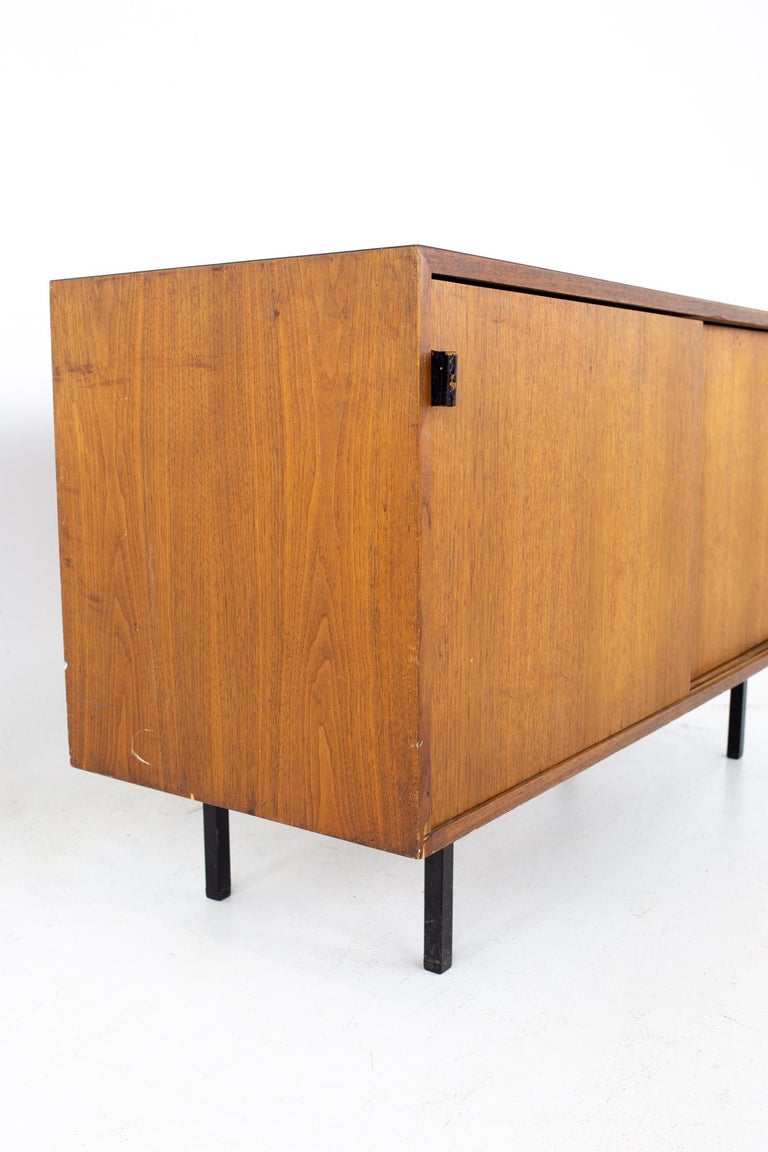 American Florence Knoll Mid Century Walnut Sliding Door Credenza For Sale
