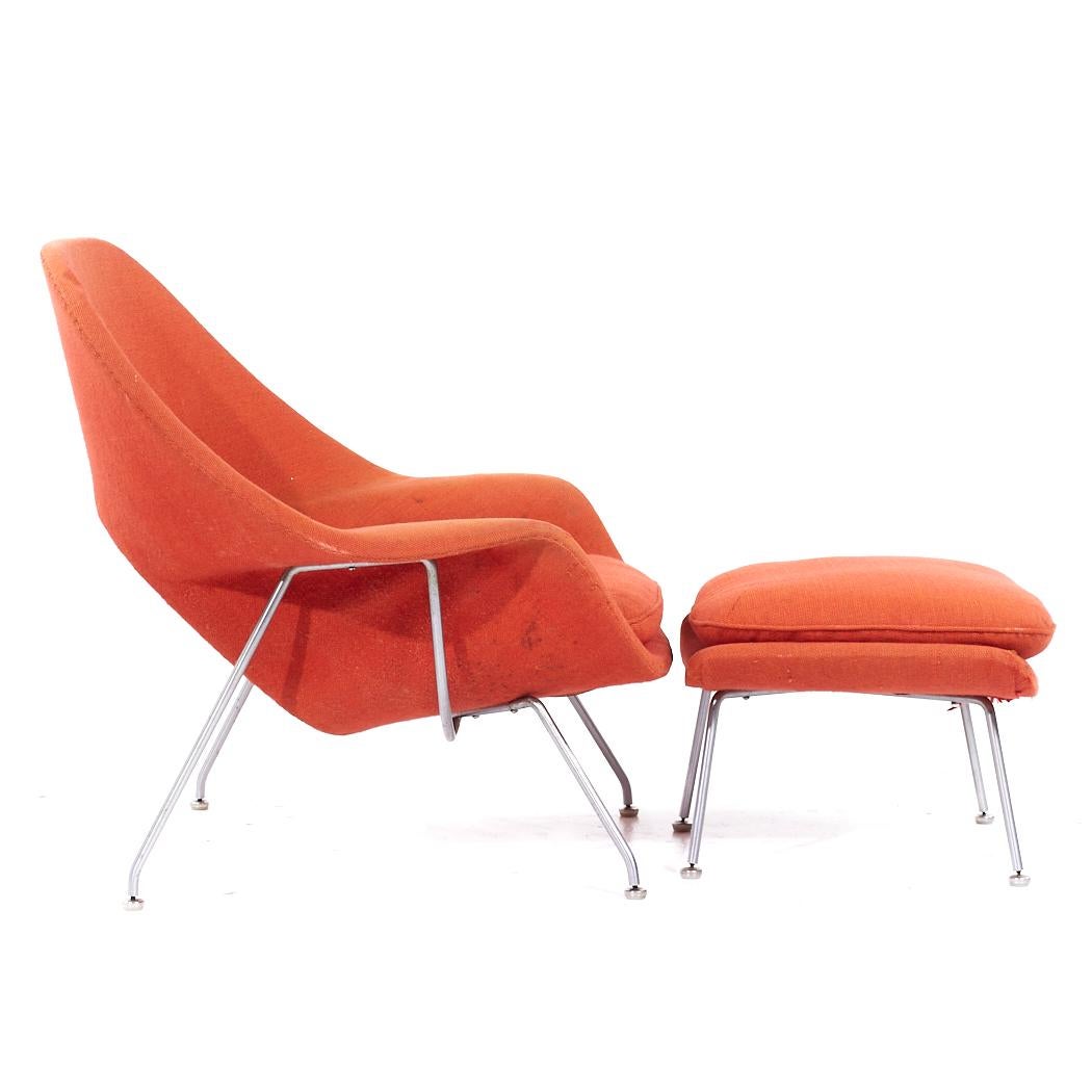 Upholstery Eero Saarinen for Knoll Mid Century Womb Chair with Ottoman For Sale