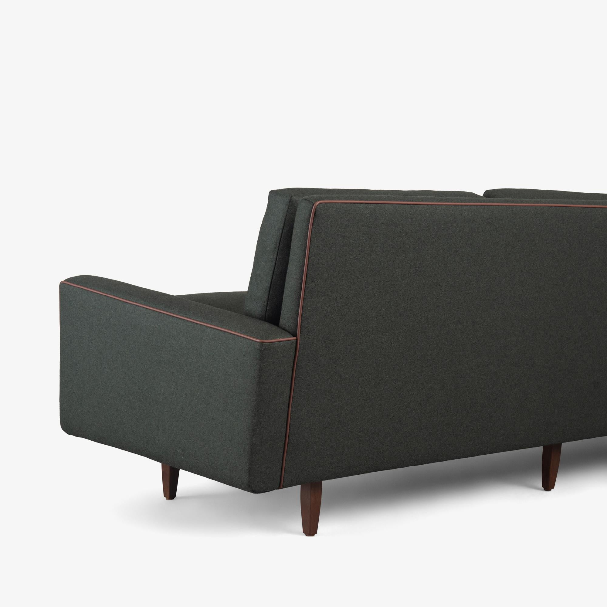 Canapé « Modèle 26 » Florence Knoll en laine britannique vert forêt et passepoil en cuir en vente 7