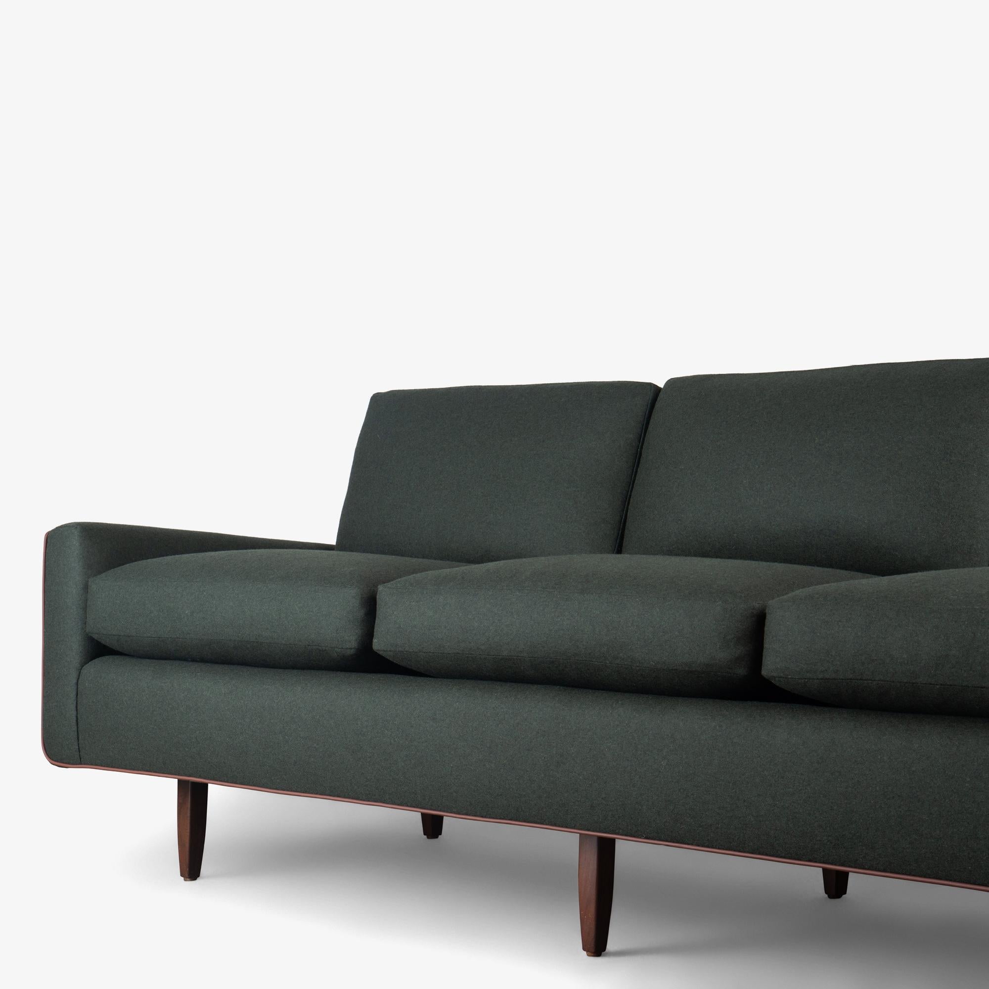 Cuir Canapé « Modèle 26 » Florence Knoll en laine britannique vert forêt et passepoil en cuir en vente
