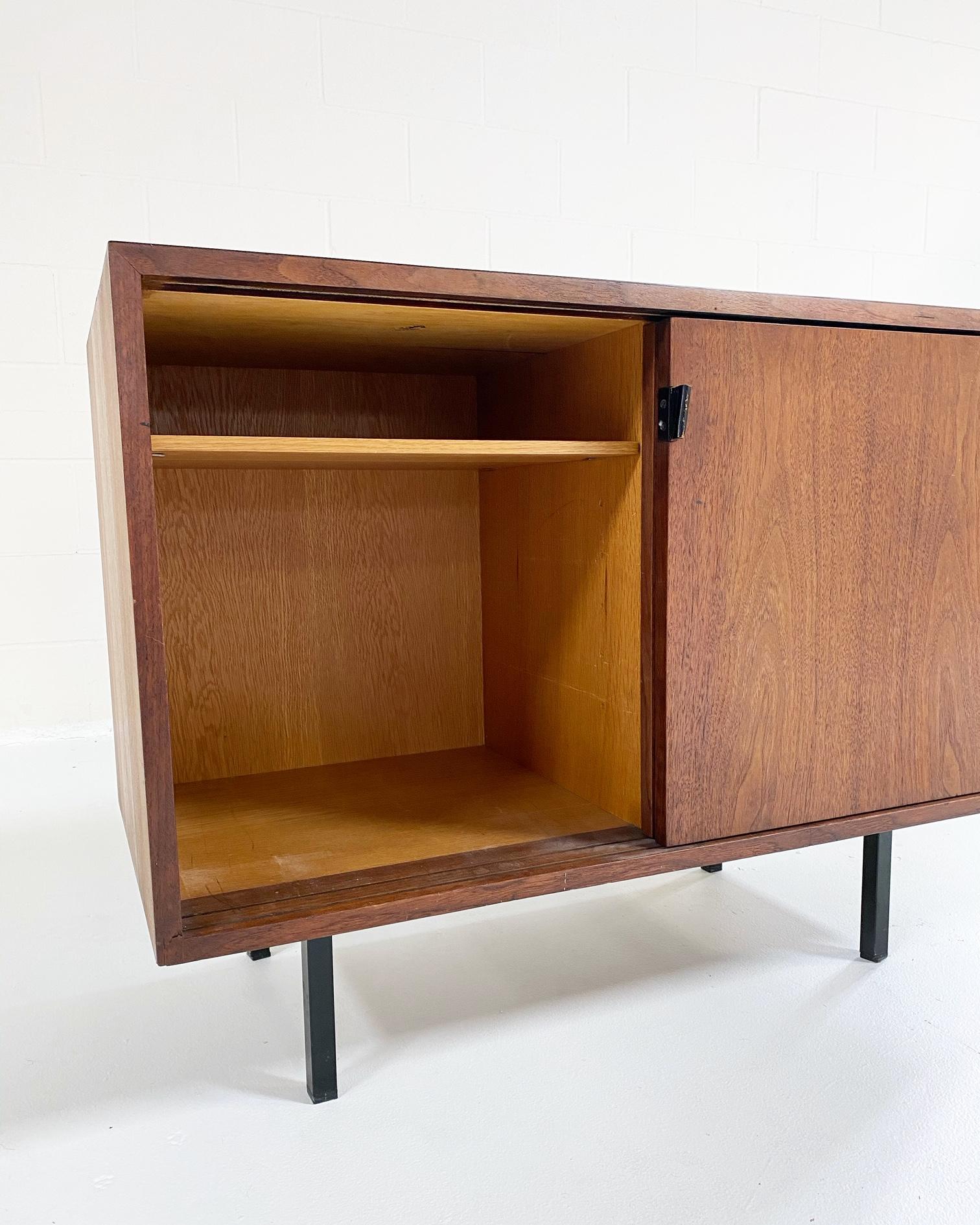 Florence Knoll Model 540 Cabinet In Good Condition In SAINT LOUIS, MO
