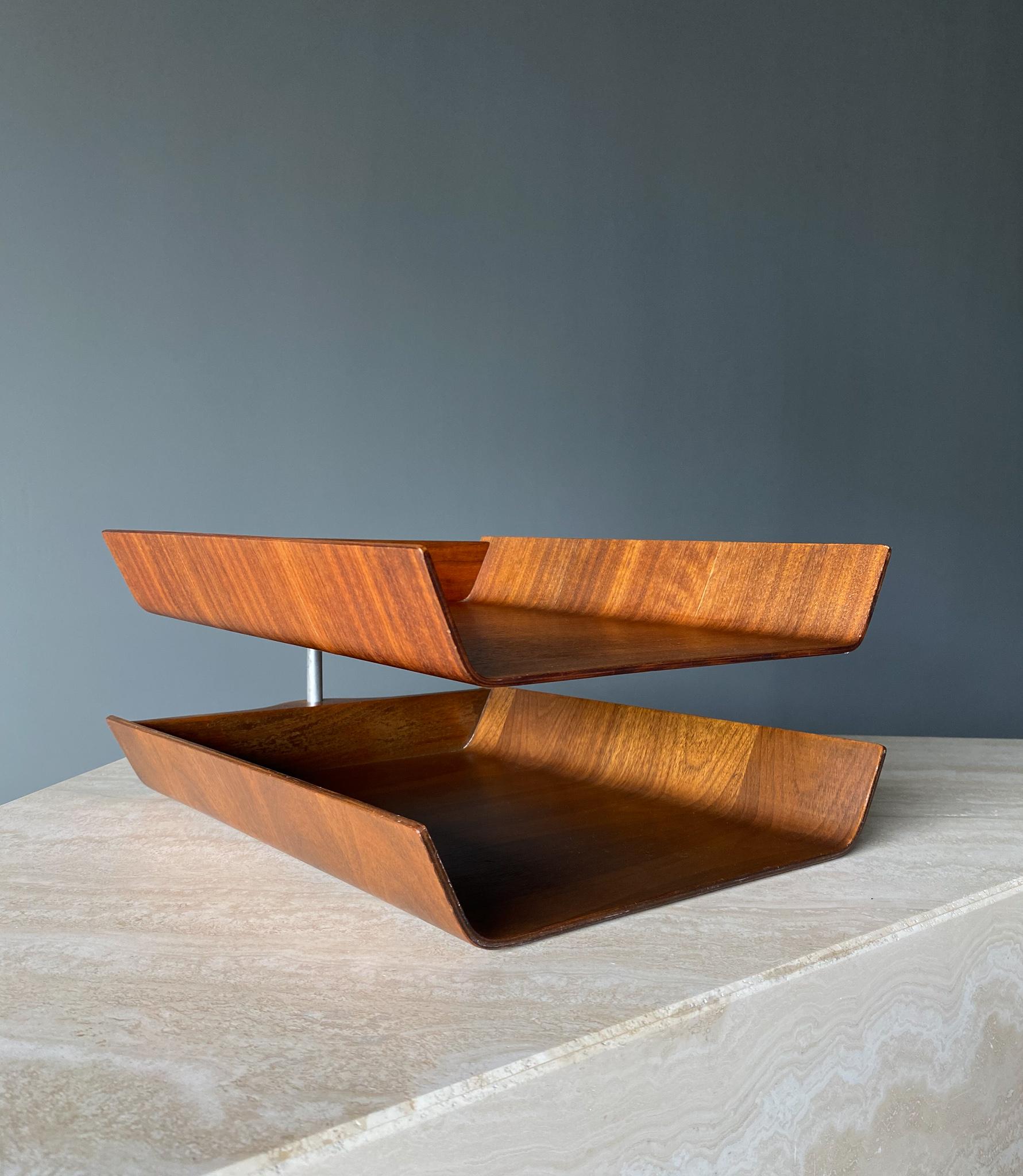 Florence Knoll Molded Plywood Architectural Letter Tray, 1960s In Good Condition For Sale In Costa Mesa, CA