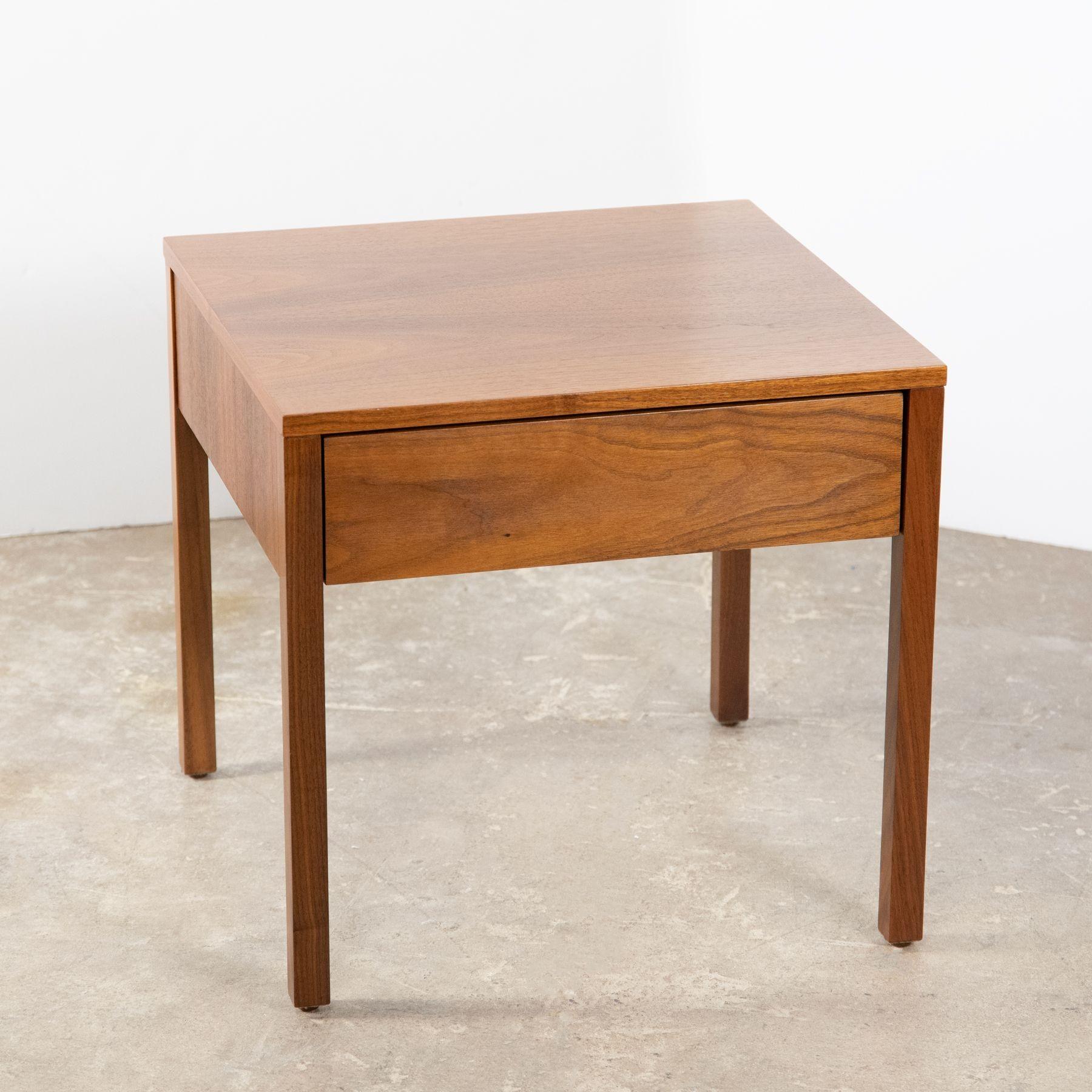 20th Century Florence Knoll Nightstands in Walnut for Knoll Associates Early Production For Sale