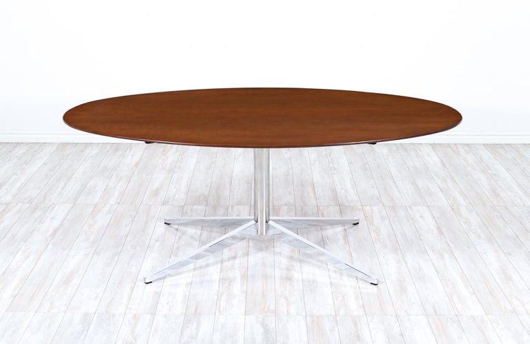 Mid-Century Modern Florence Knoll Oval Desk / Dining Table for Knoll Inc. For Sale