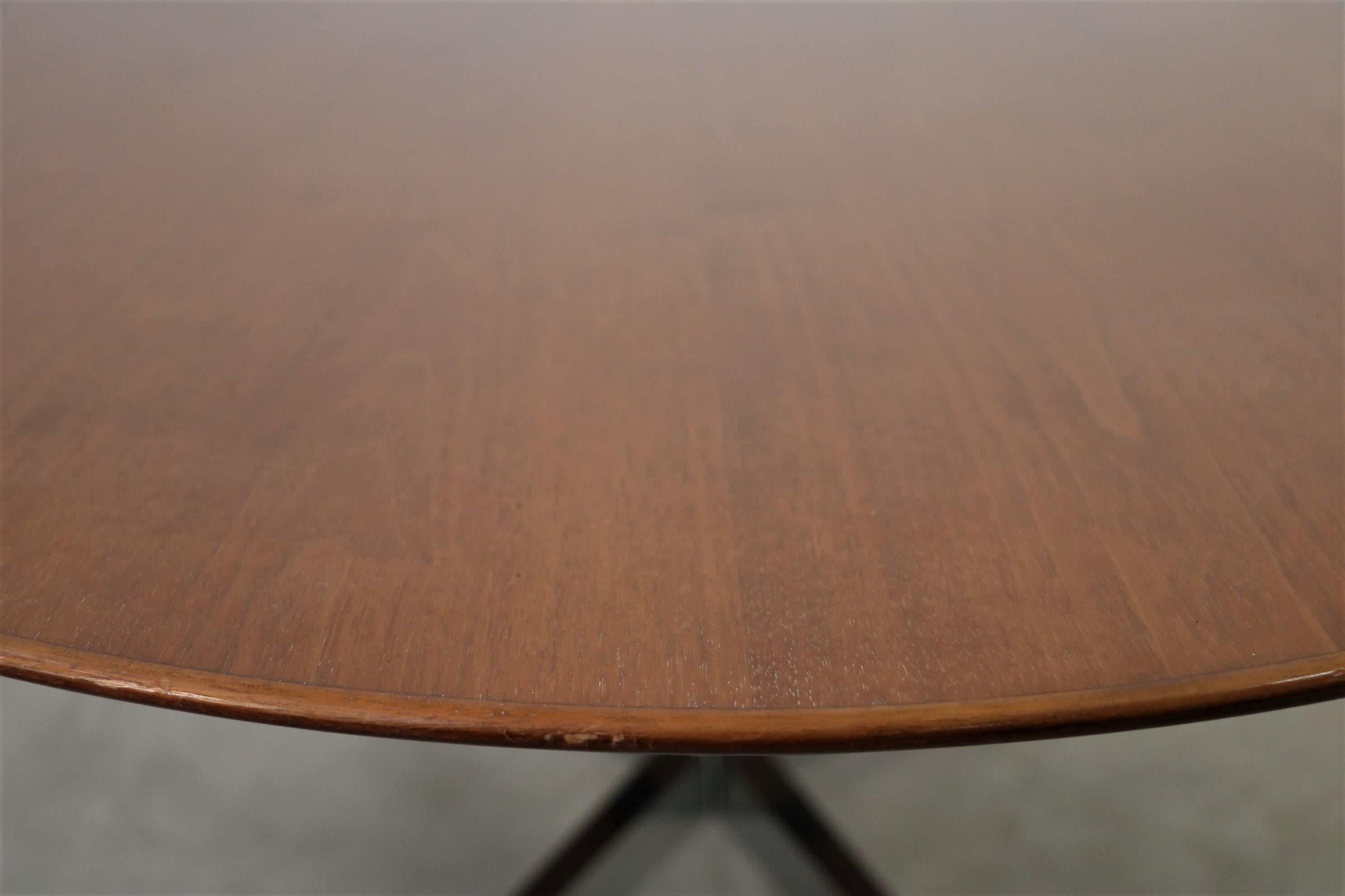 Oval dining table by Florence Knoll for Knoll International For Sale 3