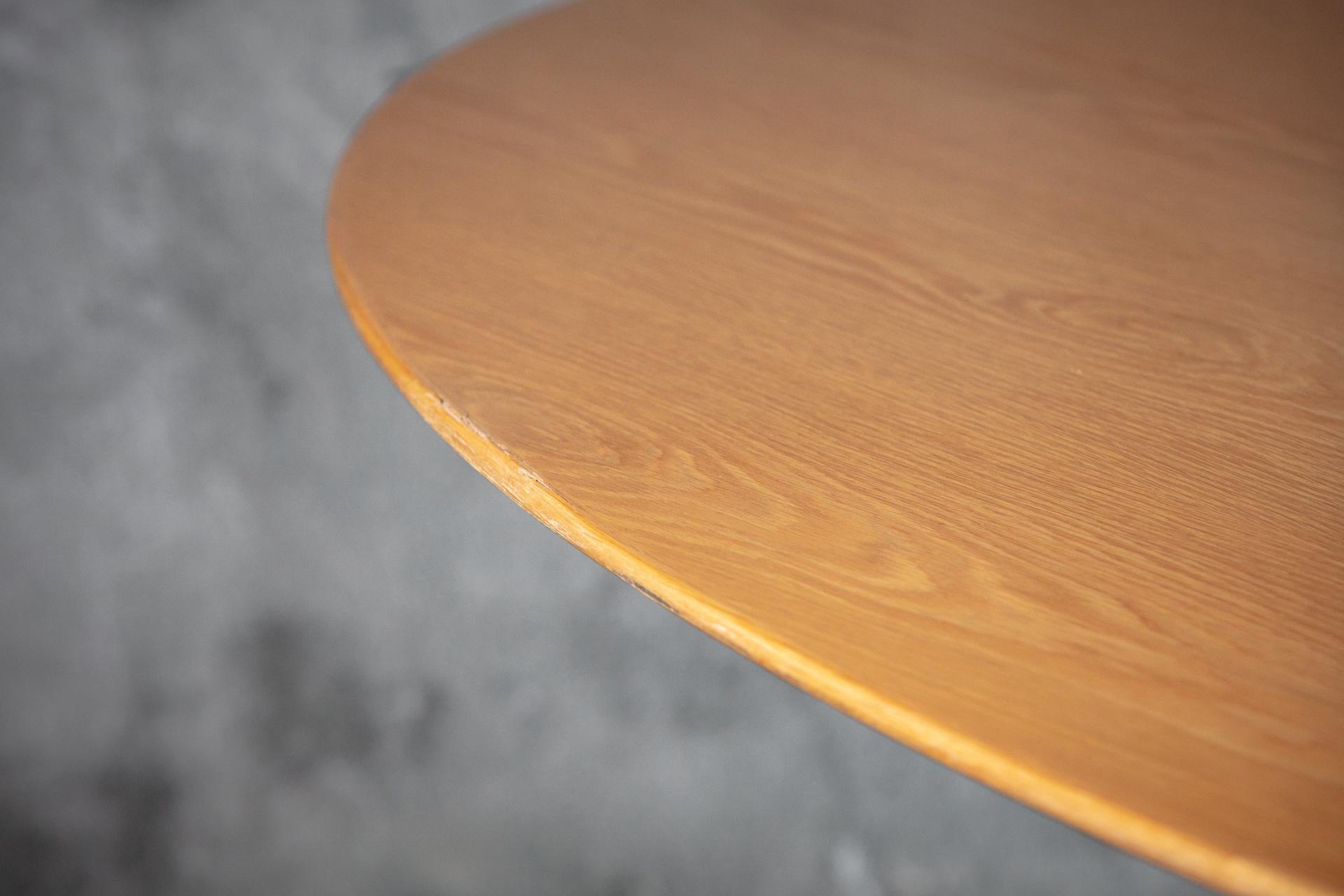 Florence Knoll oval dining table.