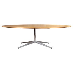 Florence Knoll Oval Esstisch