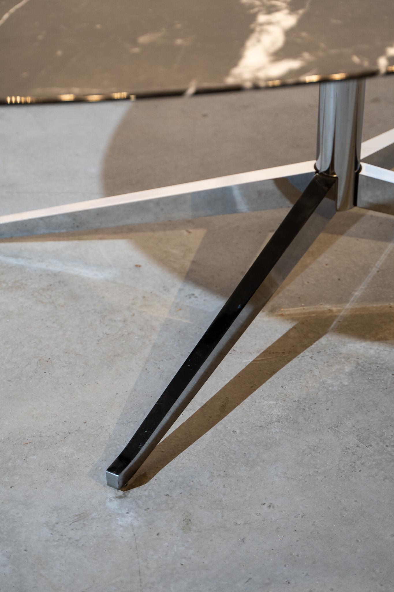 Florence Knoll Mesa de comedor ovalada Mármol Knoll International en venta 1