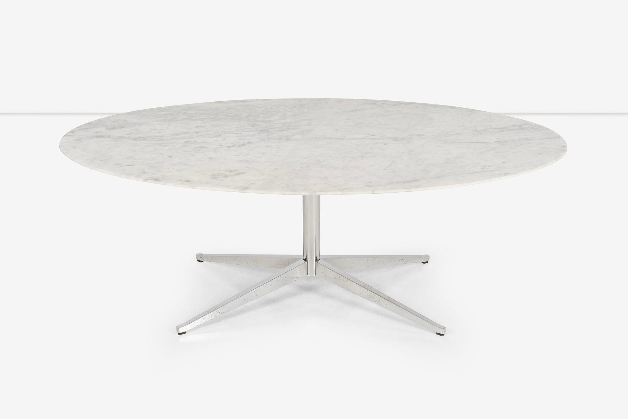 Poli Table de salle à manger ovale Florence Knoll avec plateau en marbre de Carrare italien de 3/4 po en vente