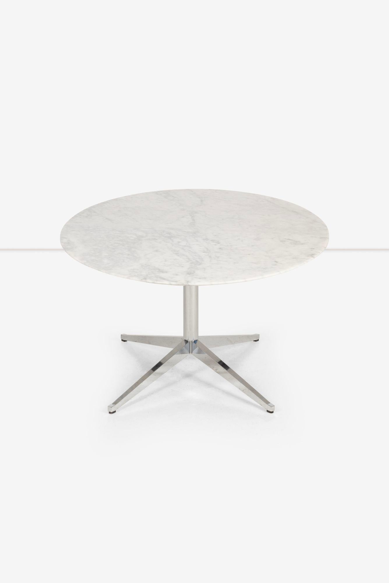 Table de salle à manger ovale Florence Knoll avec plateau en marbre de Carrare italien de 3/4 po en vente 2