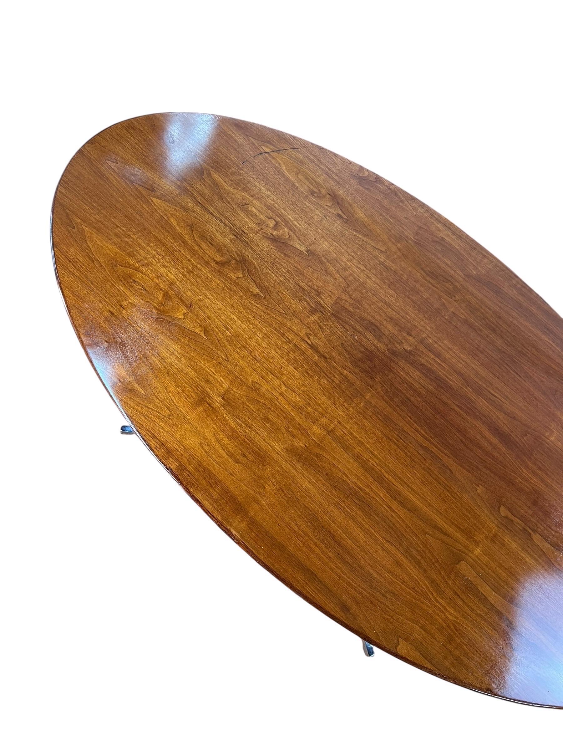 Florence Knoll Oval Tisch Schreibtisch 1960er Jahre (Moderne der Mitte des Jahrhunderts) im Angebot