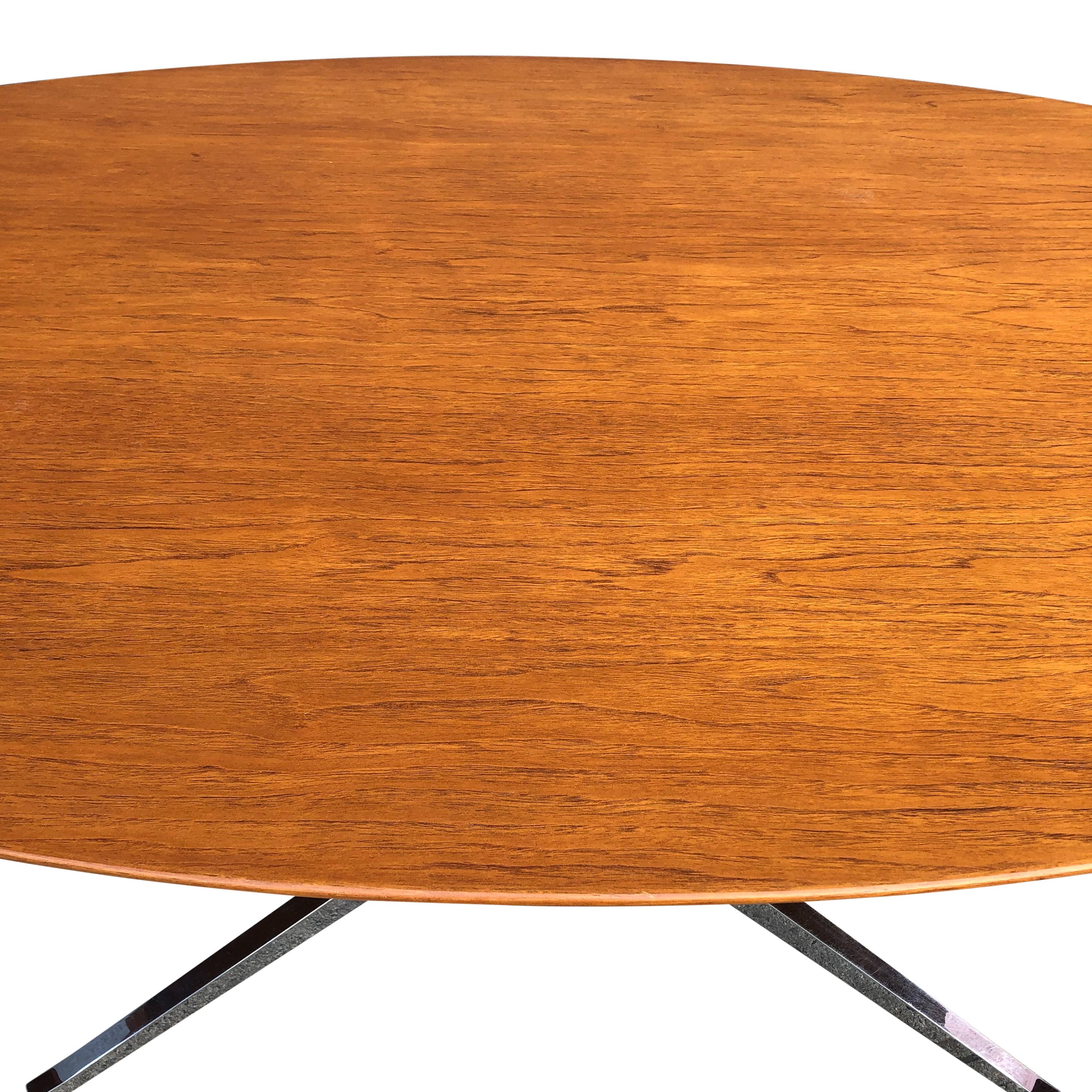 Florence Knoll Oval Table Desk in Walnut 4
