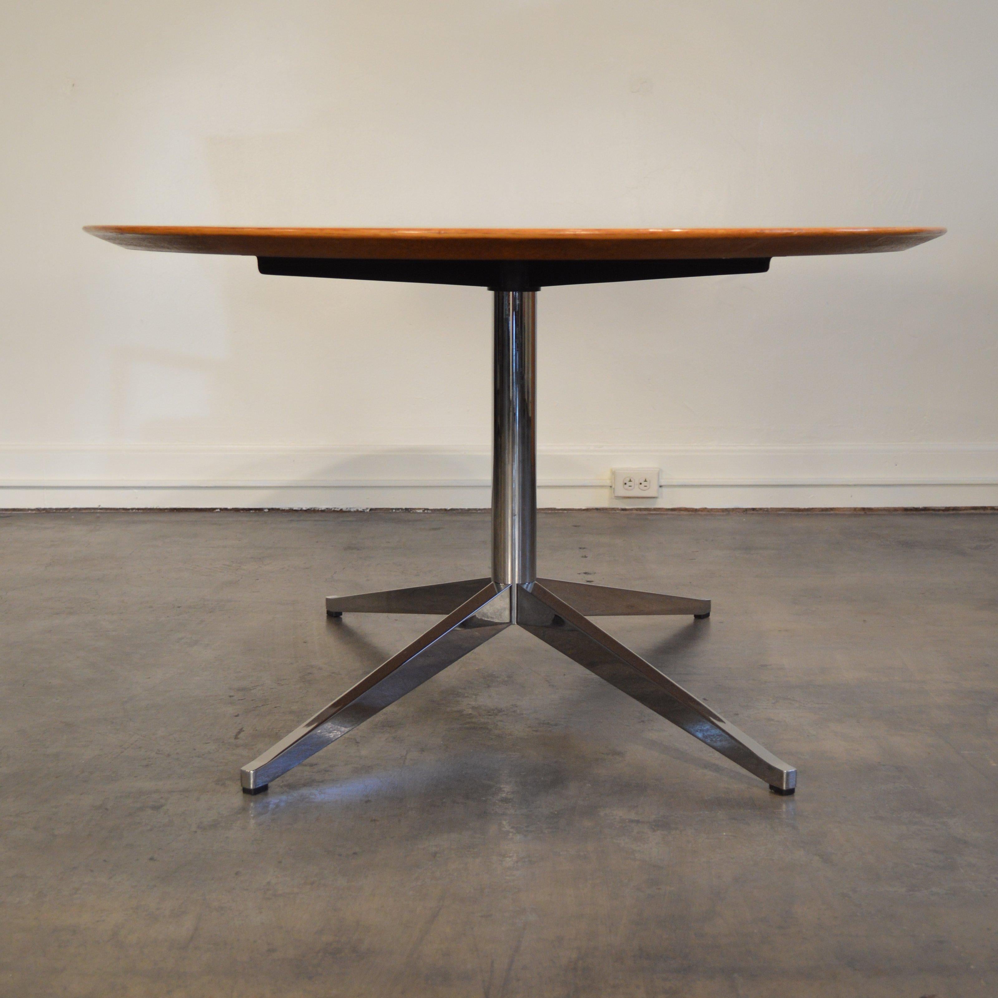 American Florence Knoll Oval Table/Desk with Oak Top For Sale