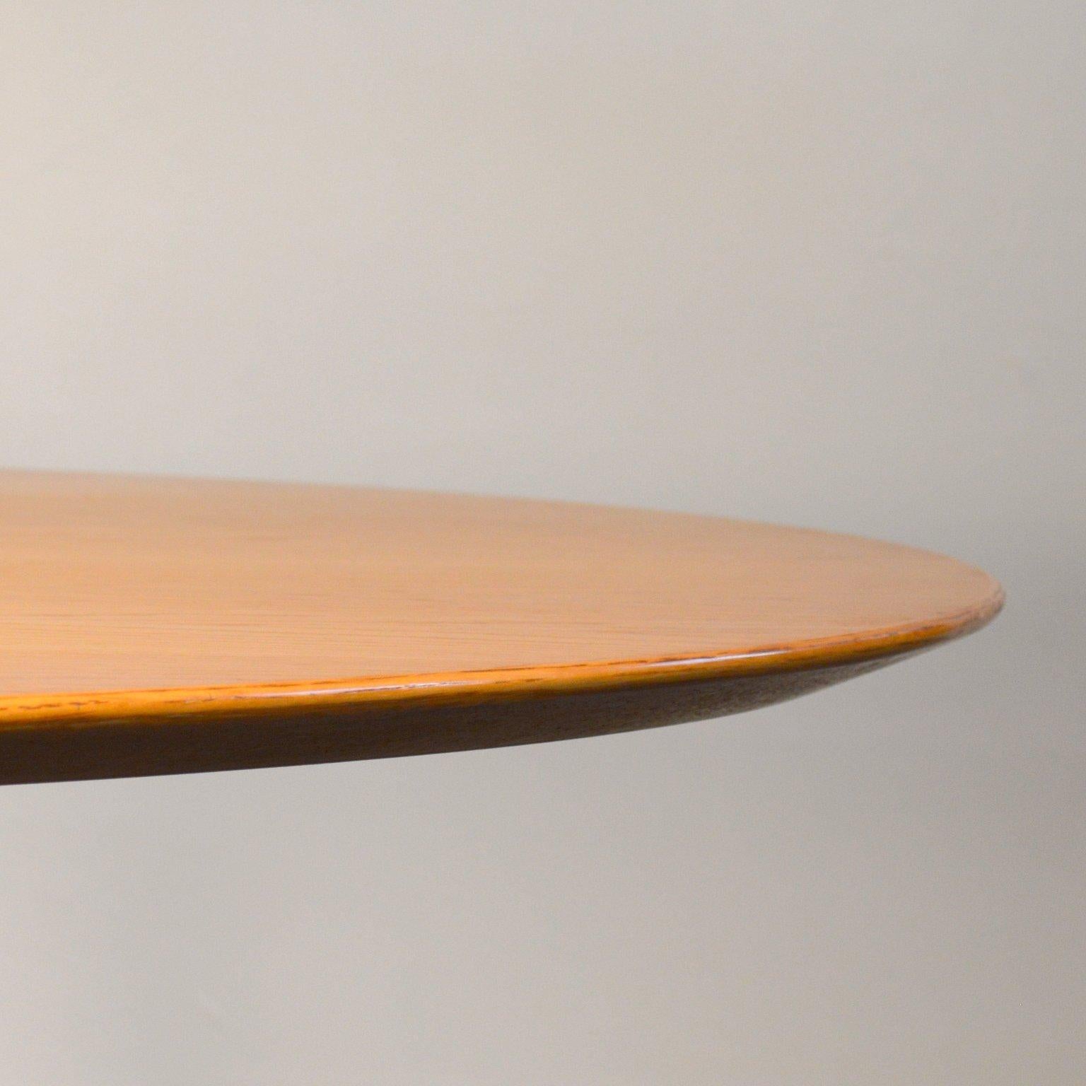 20th Century Florence Knoll Oval Table/Desk with Oak Top For Sale