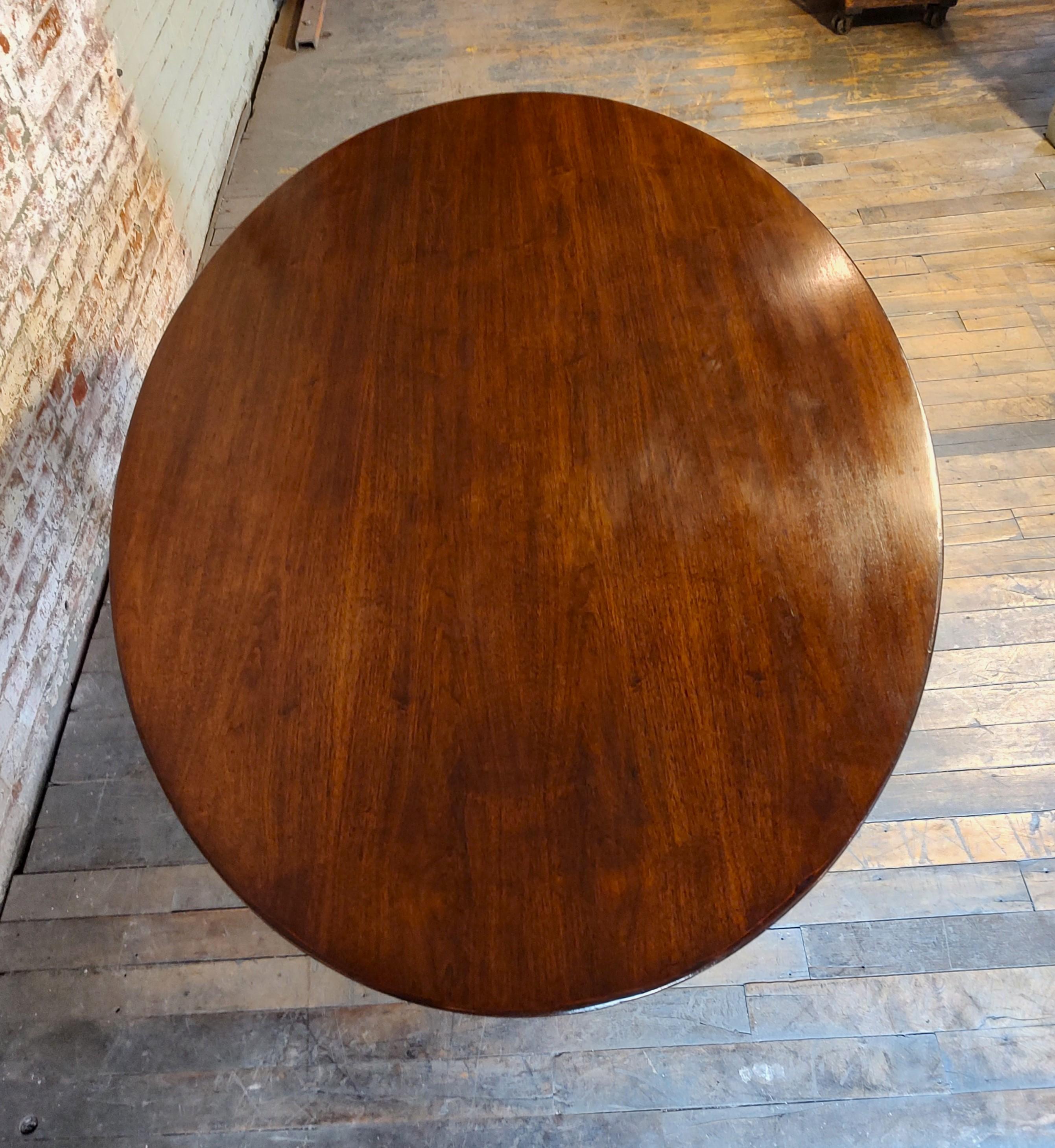 American Florence Knoll Oval Table