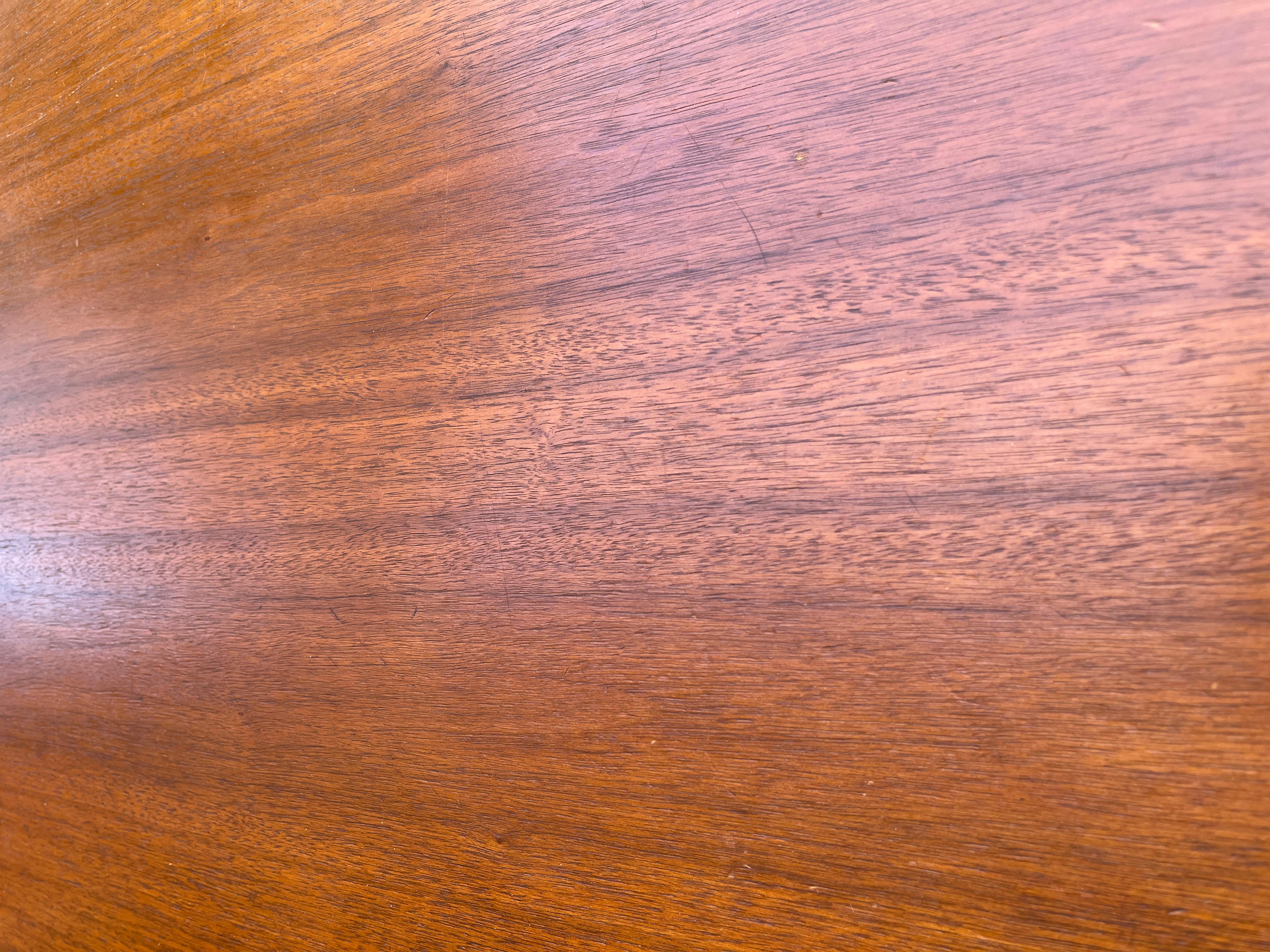 Florence Knoll Oval Table in Walnut 4