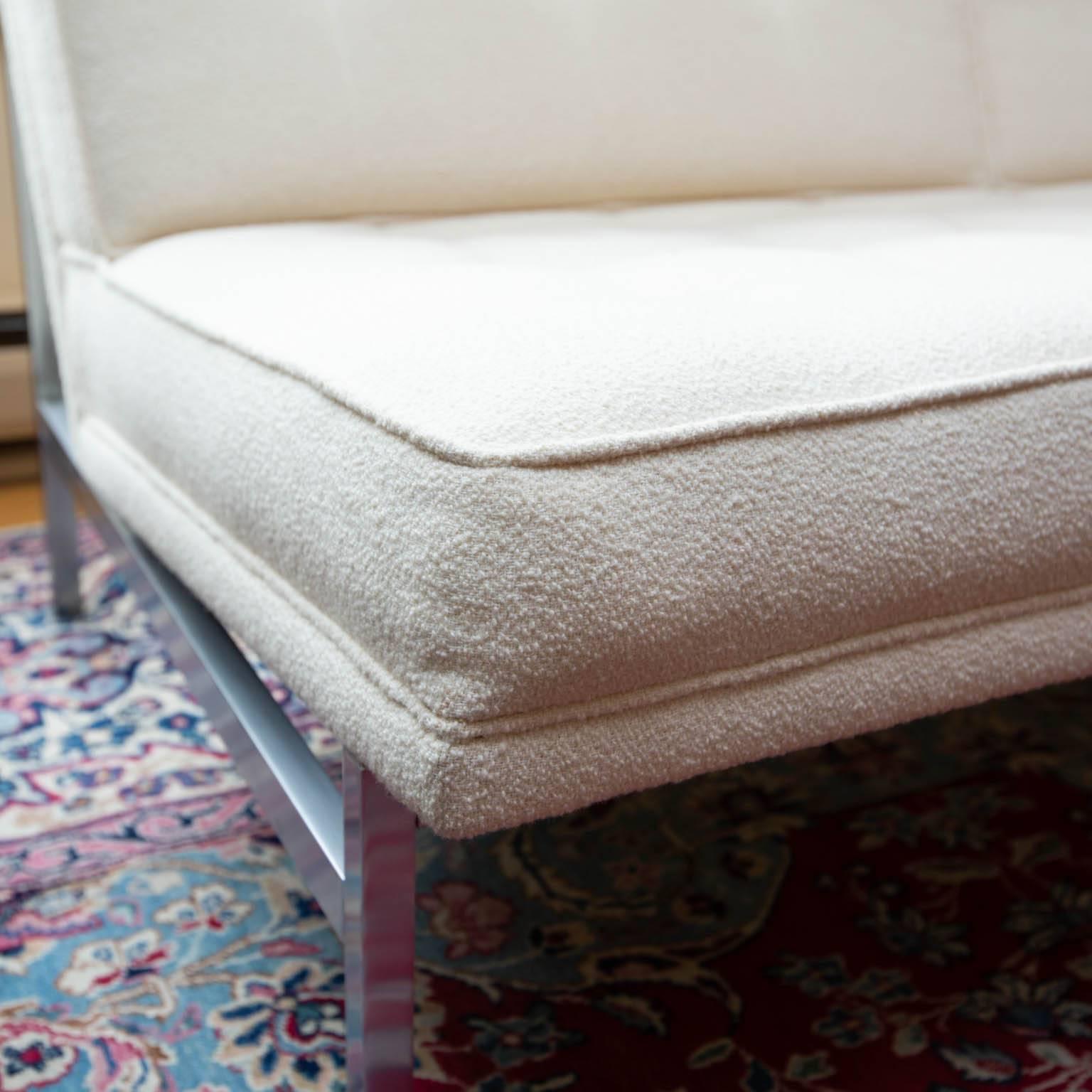 Super clean sofa from 1962 with the original Knoll fabric.