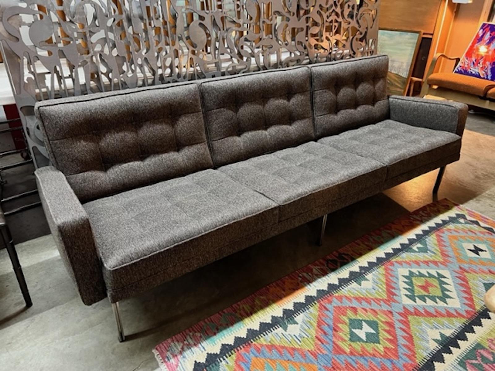 Florence Knoll 'Parallel Bar' Sofa In Good Condition In San Antonio, TX