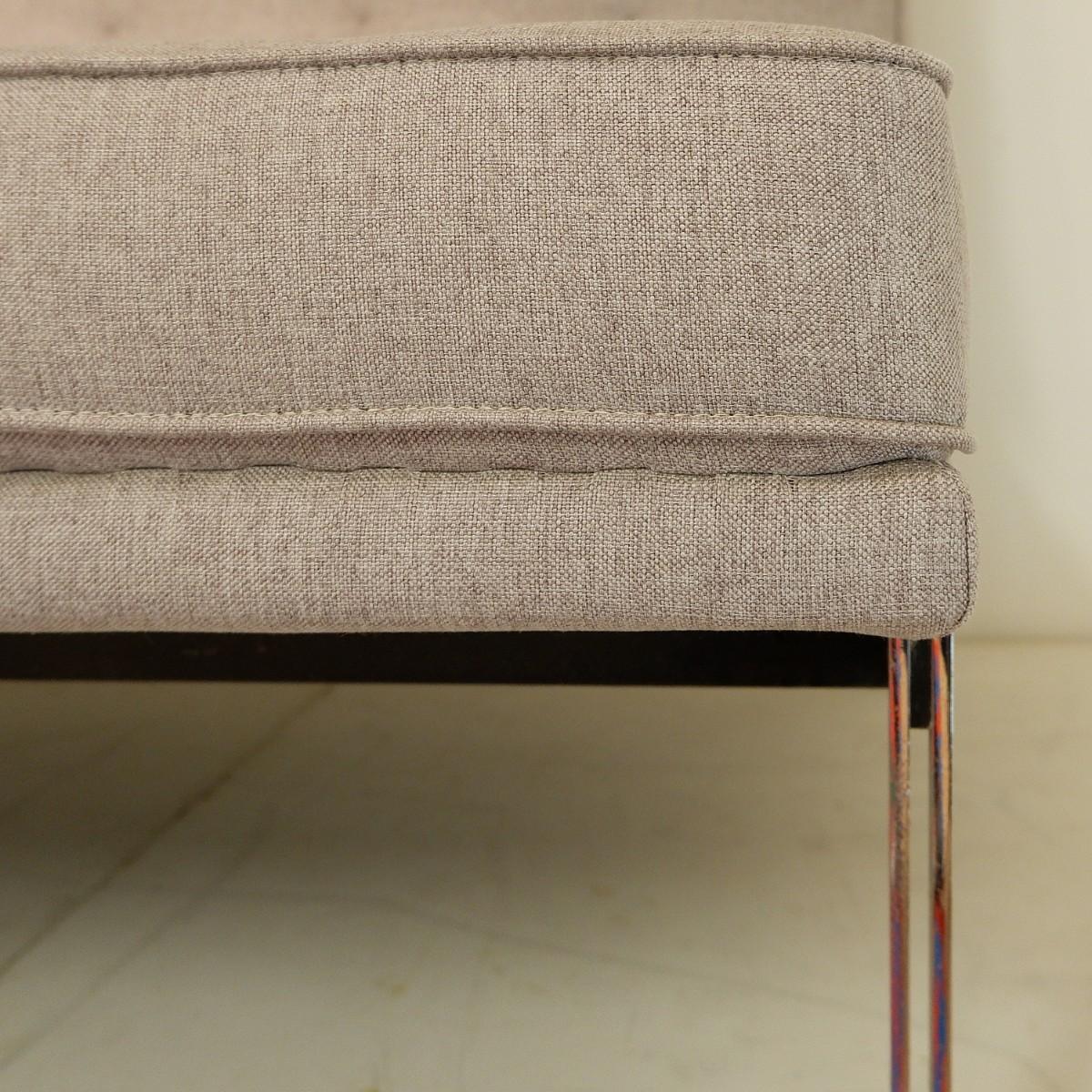 Florence Knoll parallel bar system settee, 1970s - New upholstery.