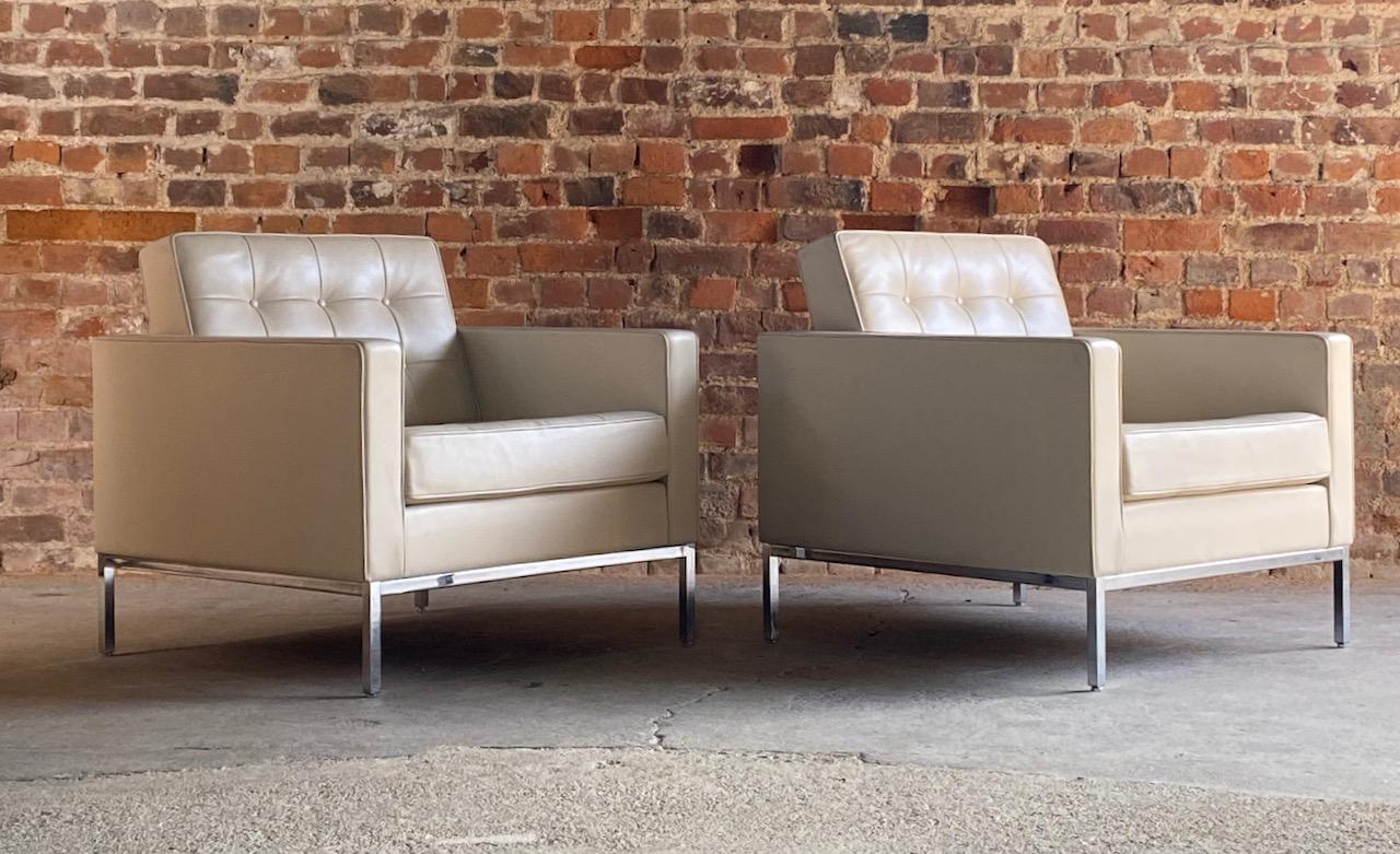 Florence Knoll Relax Leather Armchairs 1-Place Pair by Knoll Studio, USA 4