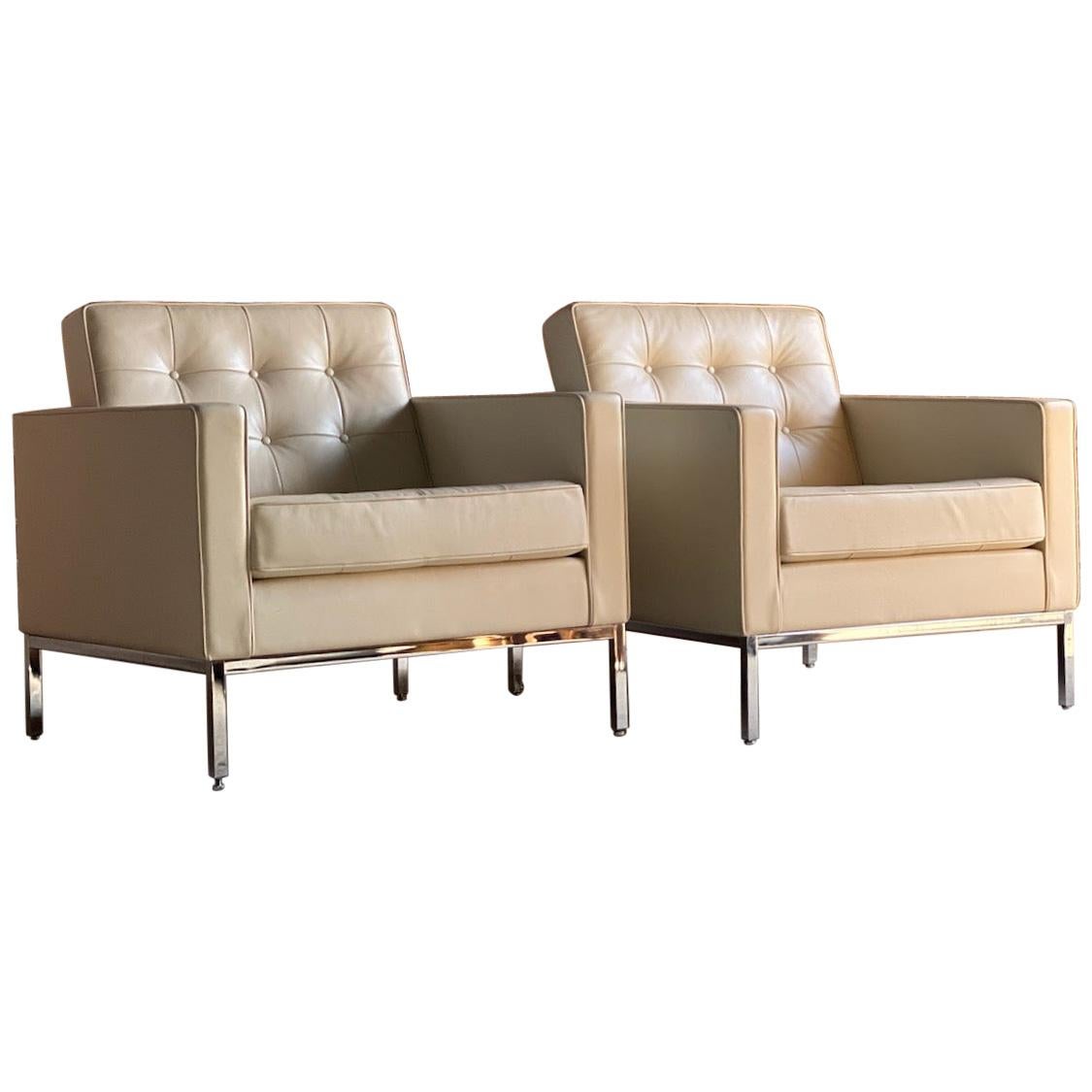 Florence Knoll Relax Leather Armchairs 1-Place Pair by Knoll Studio, USA