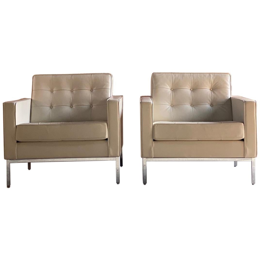 Florence Knoll Relax Leather Armchairs 1-Place, Pair by Knoll Studio, USA