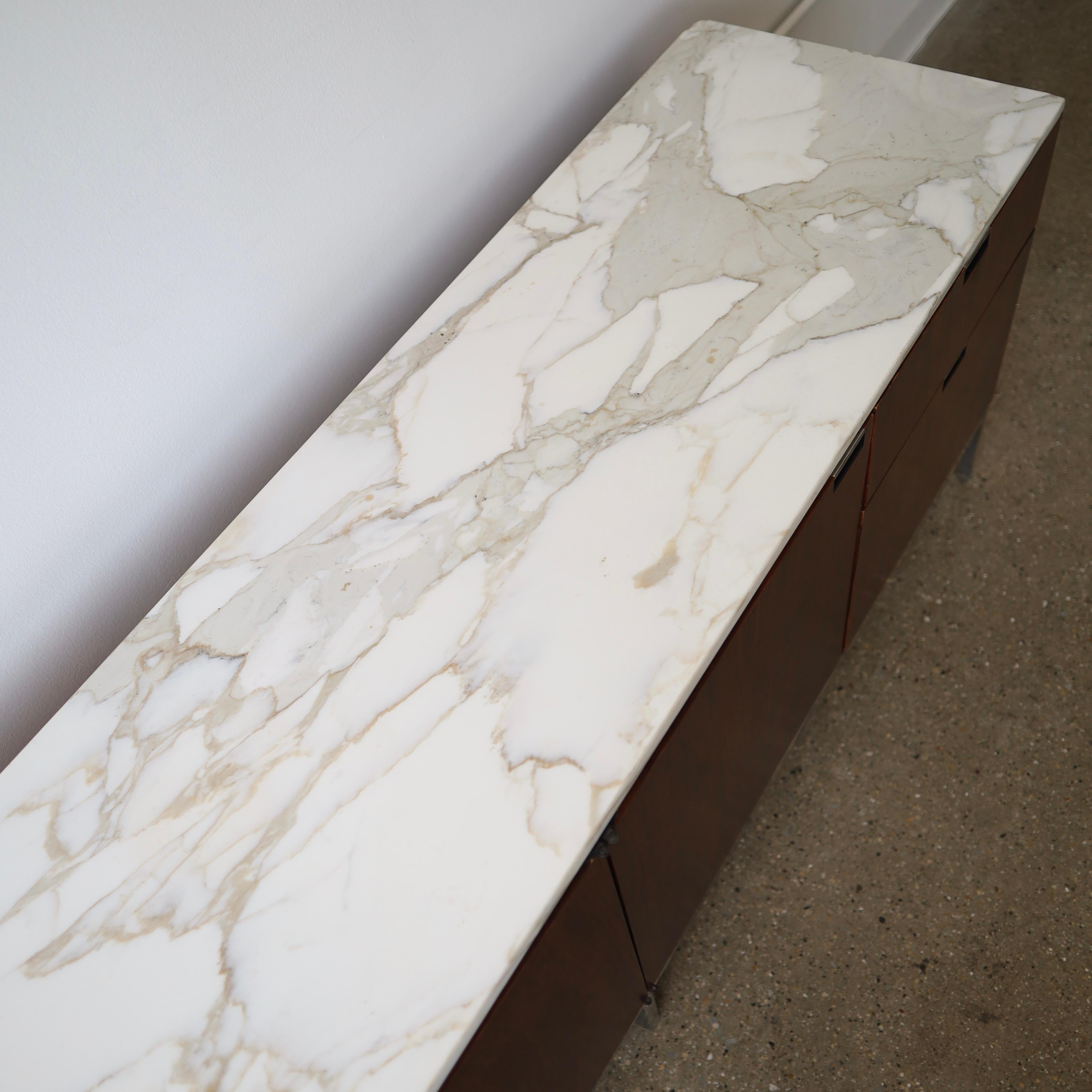 Marmo Credenza in palissandro Florence Knoll in vendita