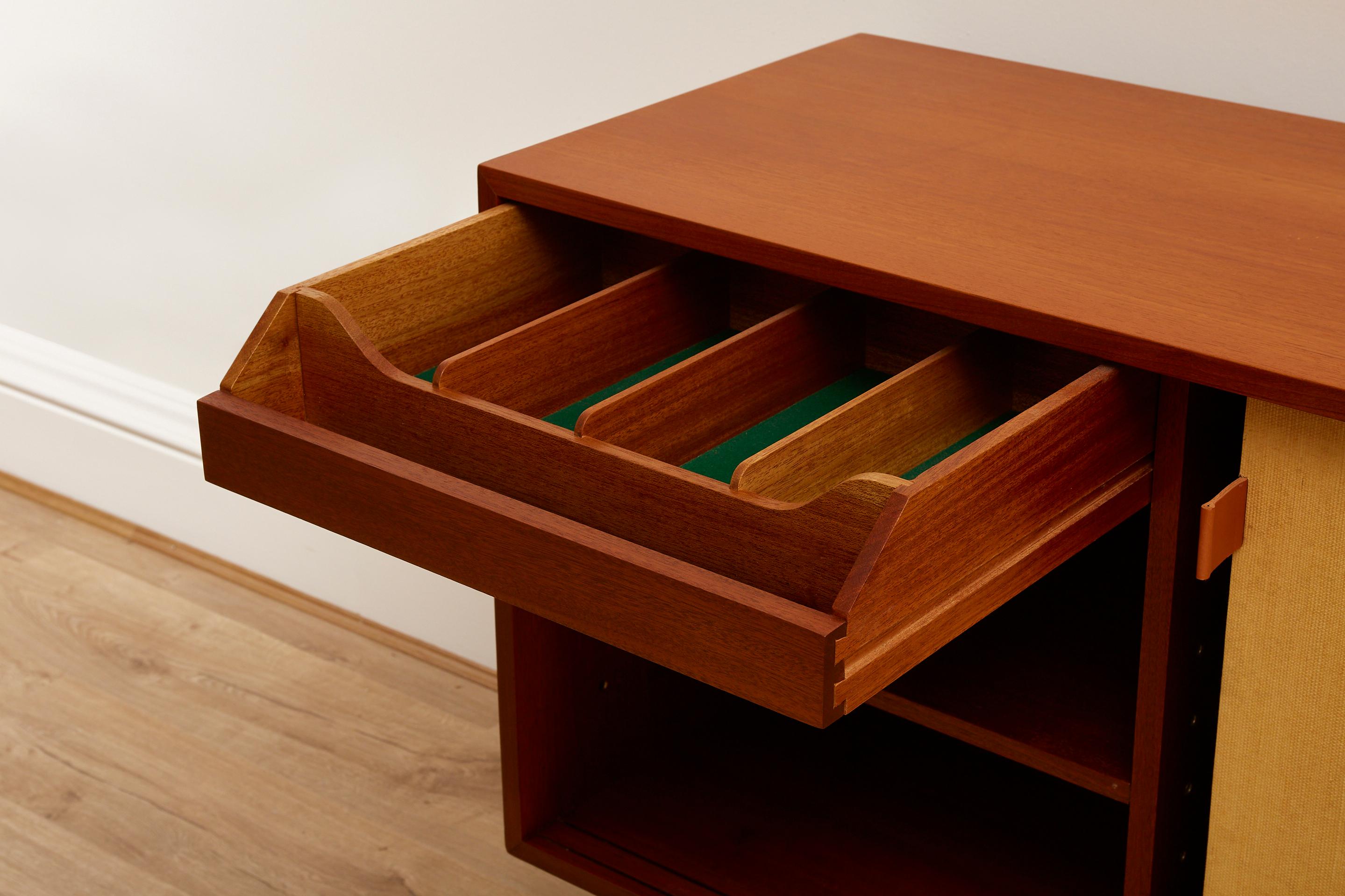 Mid-20th Century Florence Knoll Seagrass Sideboard Credenza Mod. 116 Knoll International, 1950s 