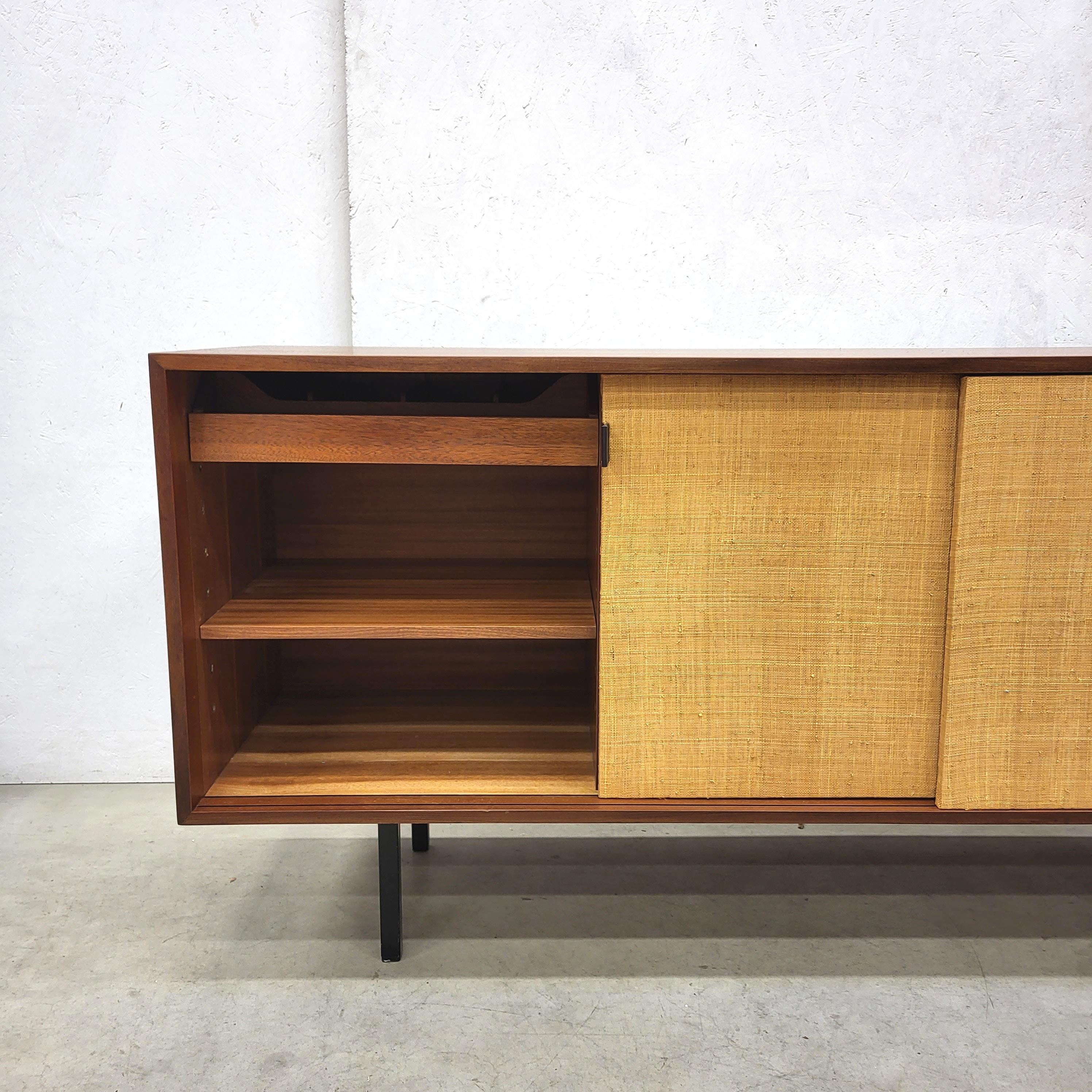 Rare midcentury Seagrass sideboard model 116 by Florence Knoll for Knoll.
Designed in 1947 and made in Germany in a very low production line in the early 1950s.

Impressive veneer & wood structure. Stunning masterpiece!
Reduced design made with