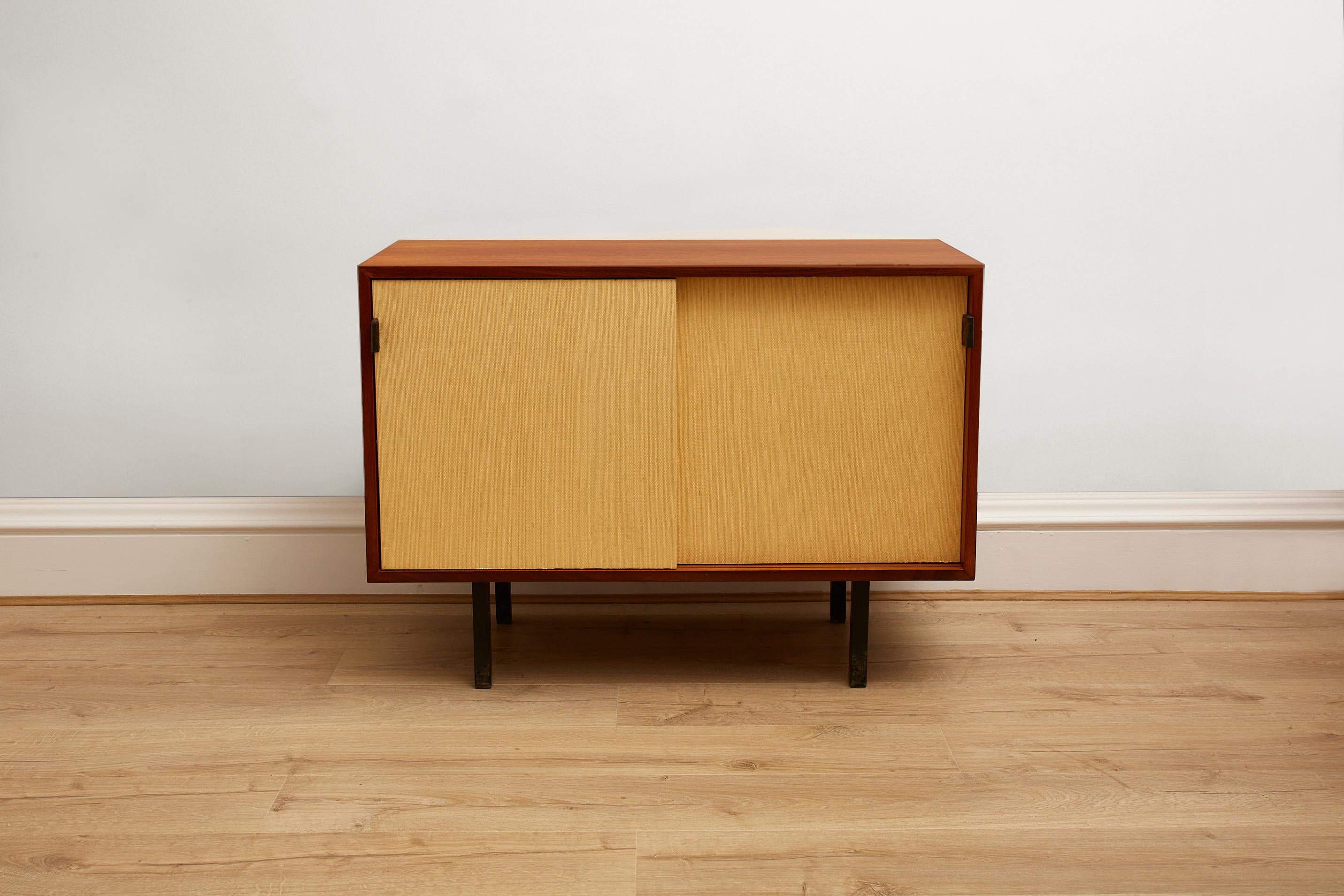 Florence Knoll seagrass two door credenza cabinet for Knoll international 1960's In Good Condition For Sale In London, GB
