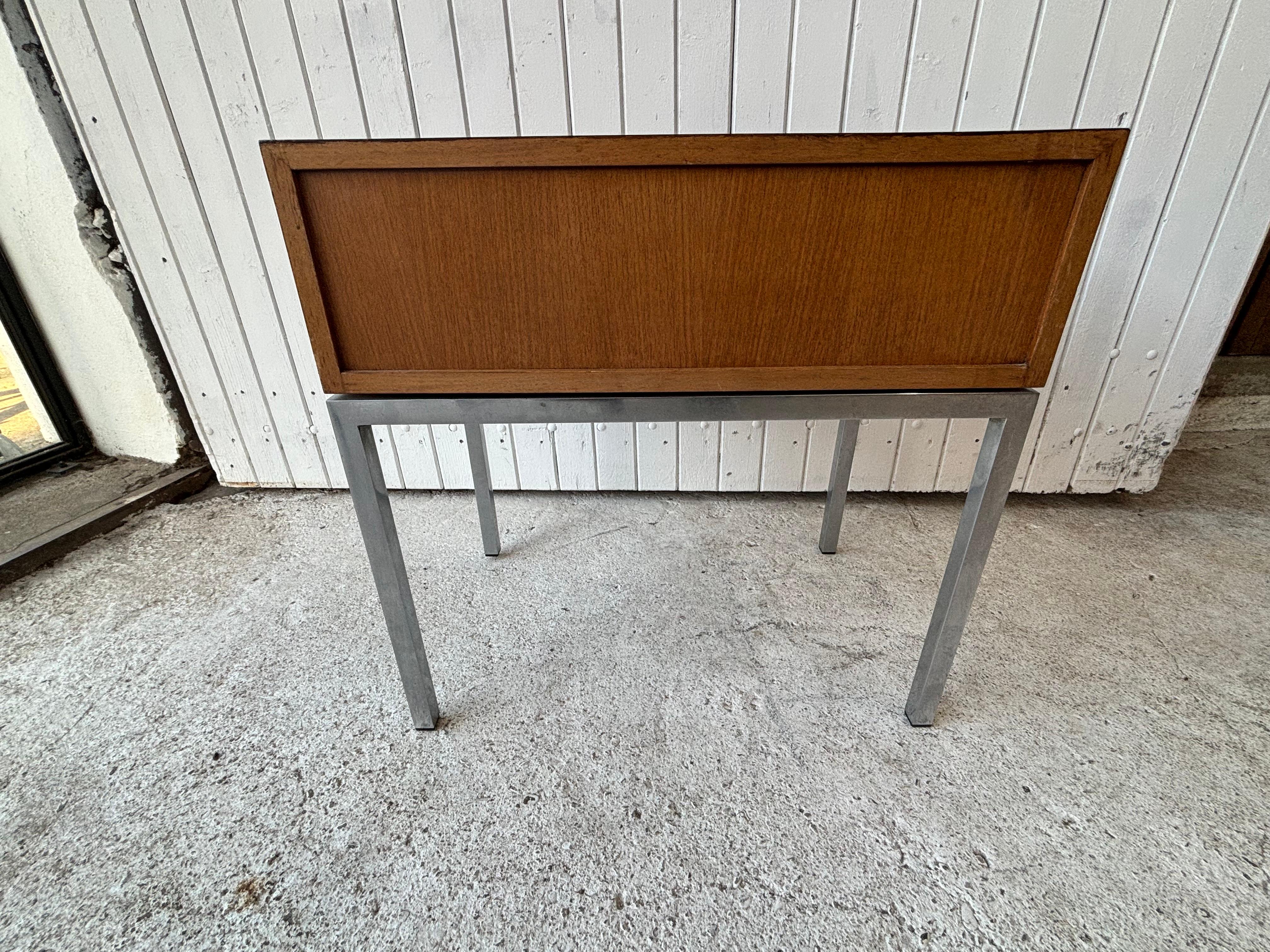 Florence Knoll Beistelltisch für Knoll International 1970er Jahre (20. Jahrhundert) im Angebot