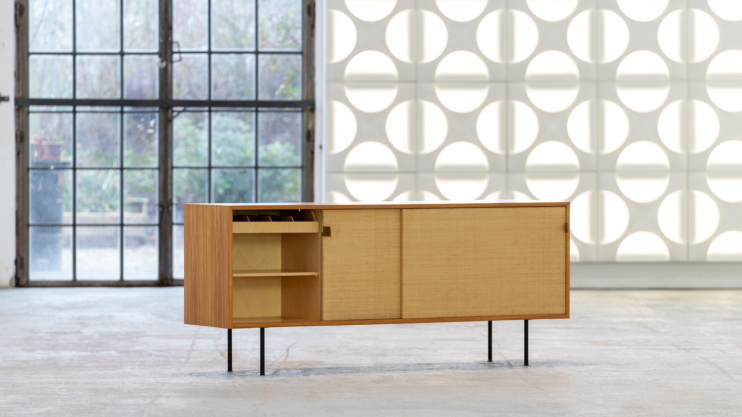 knoll warm ash