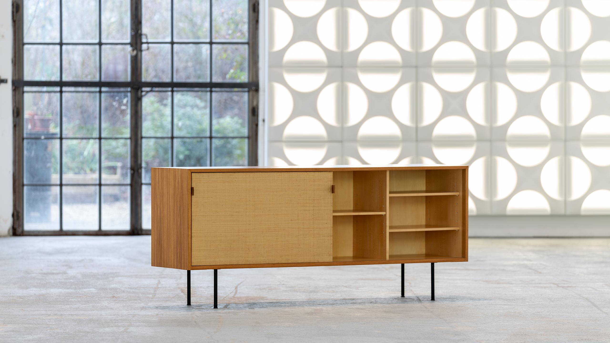 Florence Knoll, Sideboard, 1968 Seagrass Doors & Ash Wood, Knoll International In Good Condition In Munster, NRW