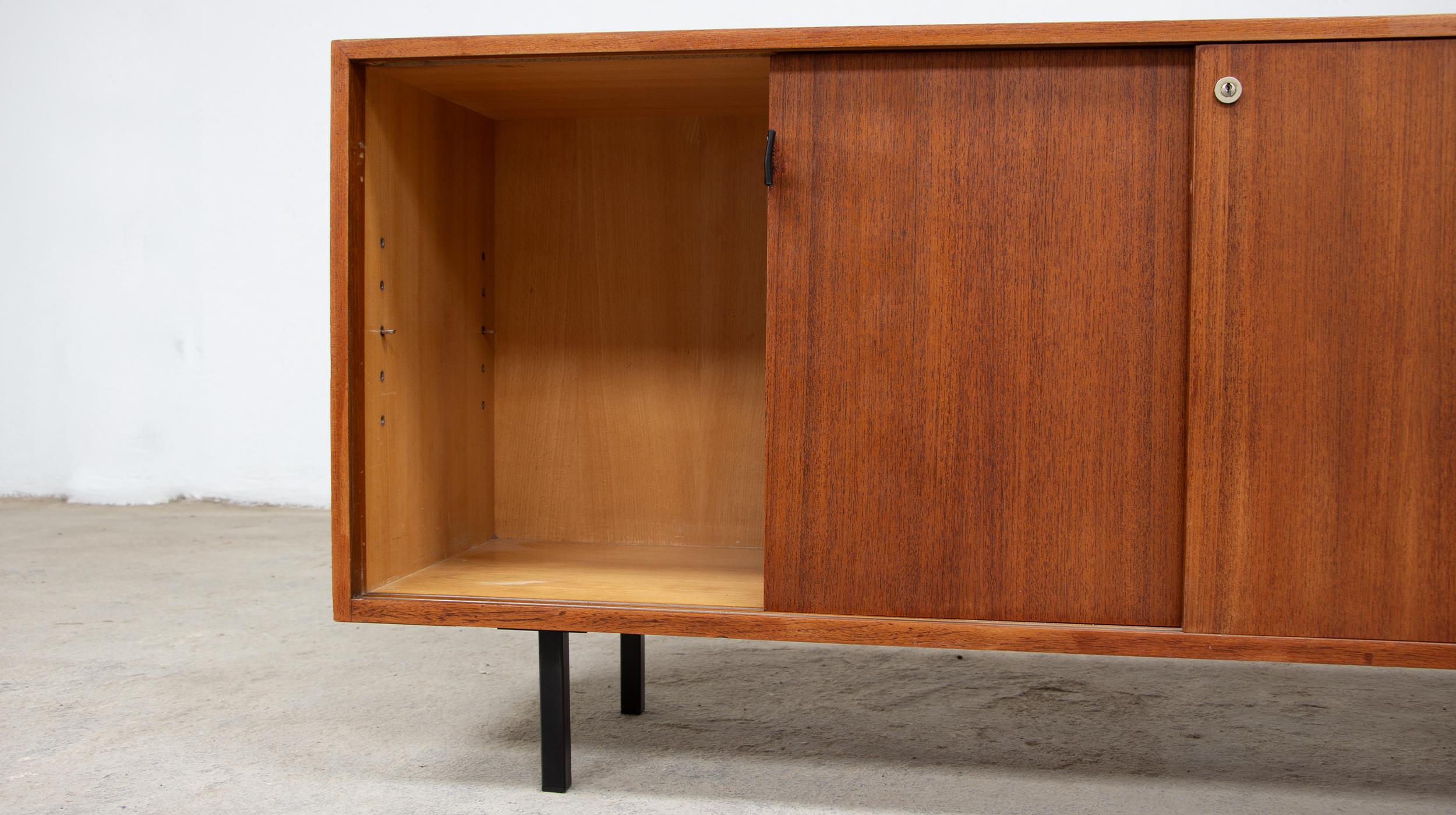 Américain Enfilade Florence Knoll en vente