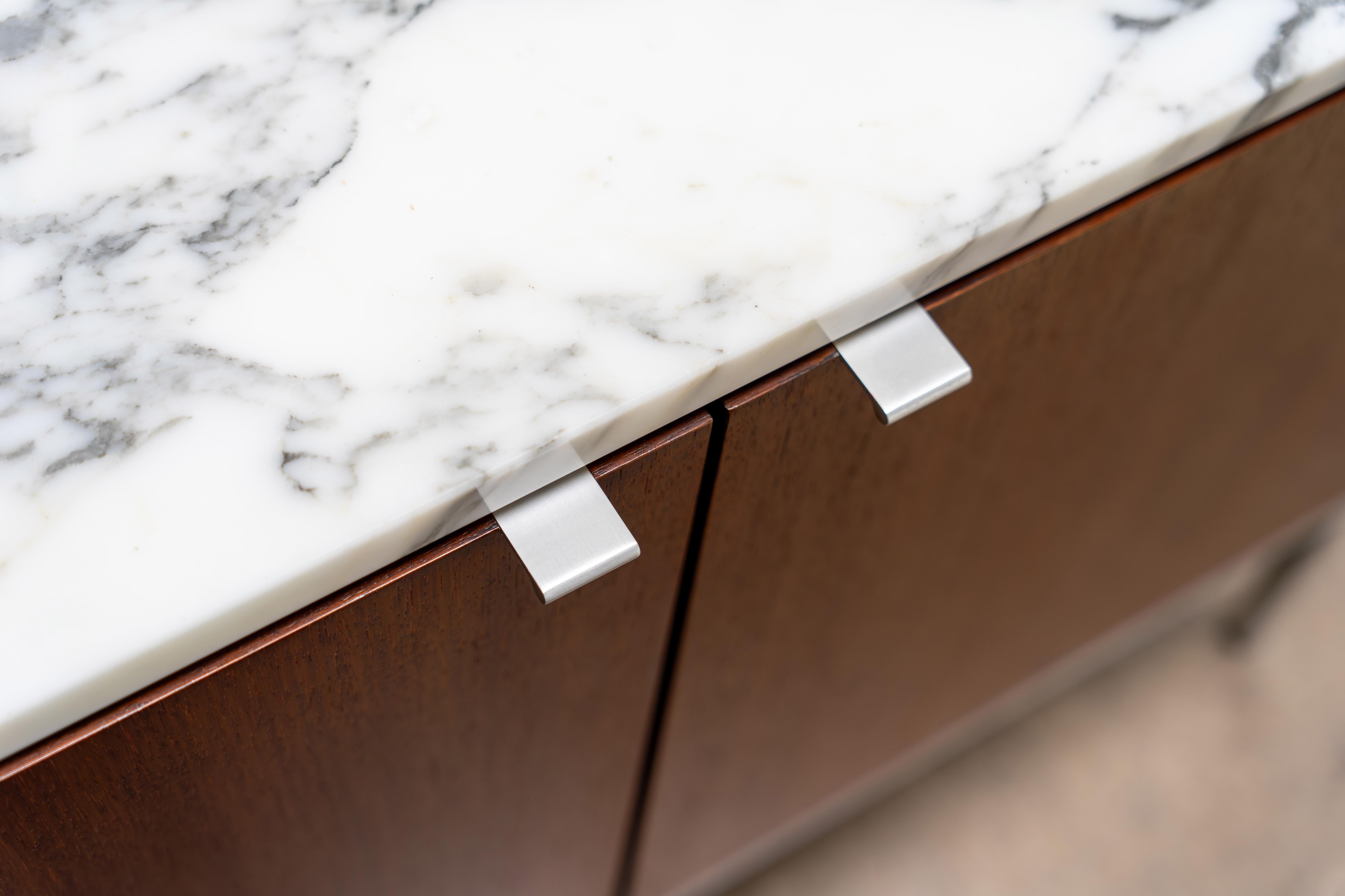 Tedesco Florence Knoll - Credenza in palissandro indiano e marmo di Carrara, design 1954 in vendita