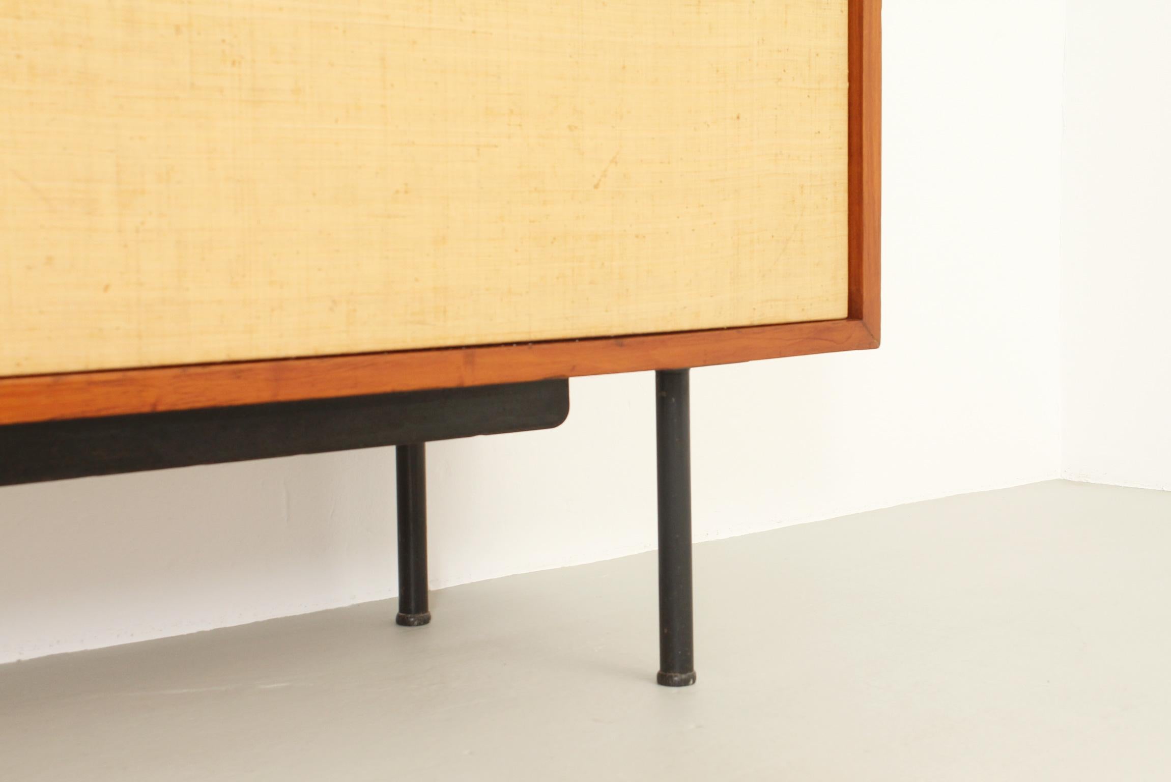 Florence Knoll Sideboard Model 116 with Seagrass Sliding Doors For Sale 3