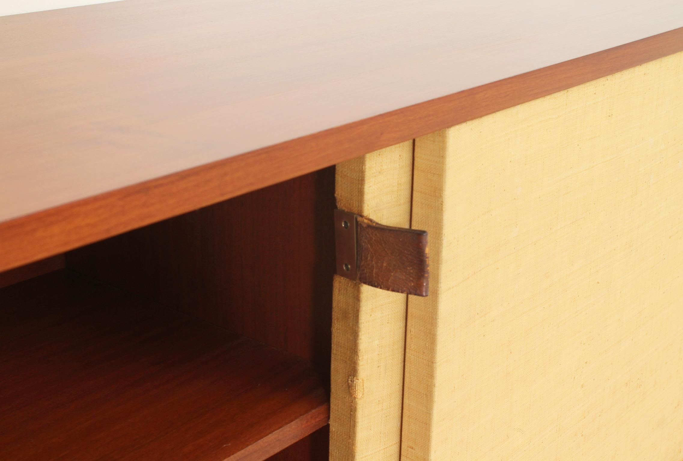 Credenza Florence Knoll Modello 116 con ante scorrevoli in Seagrass in vendita 2