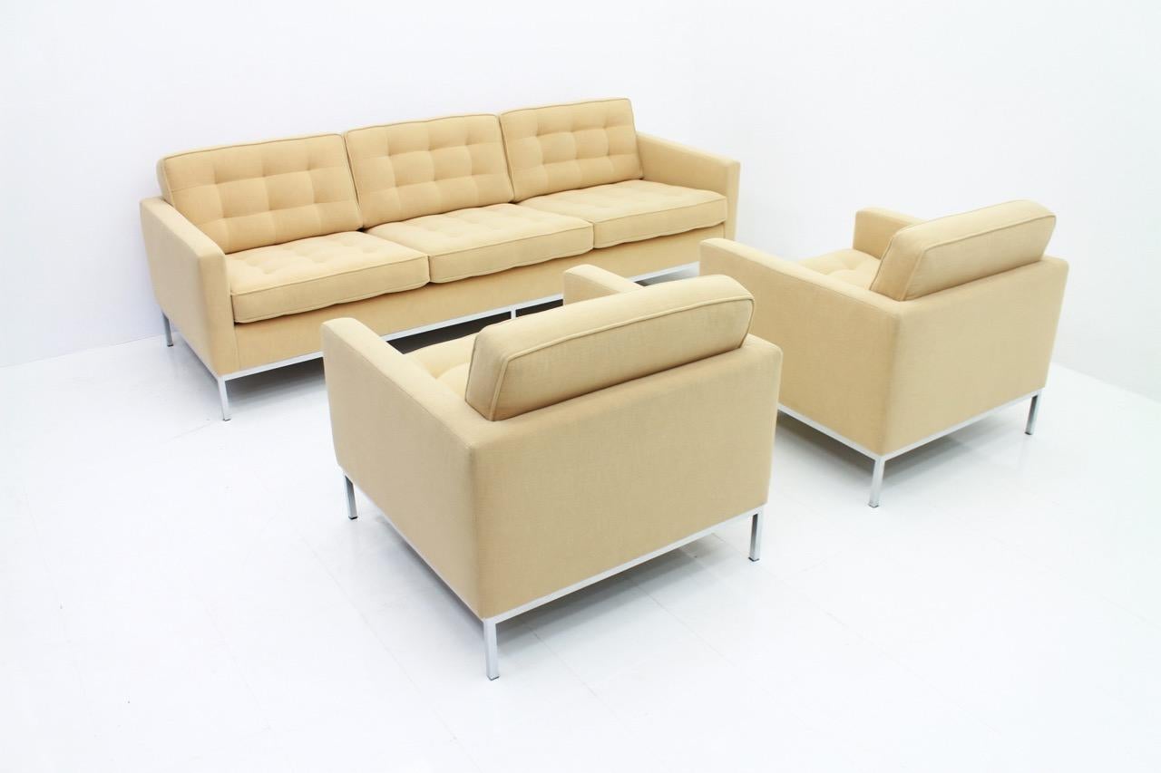 Florence Knoll Sofa for Knoll International 1