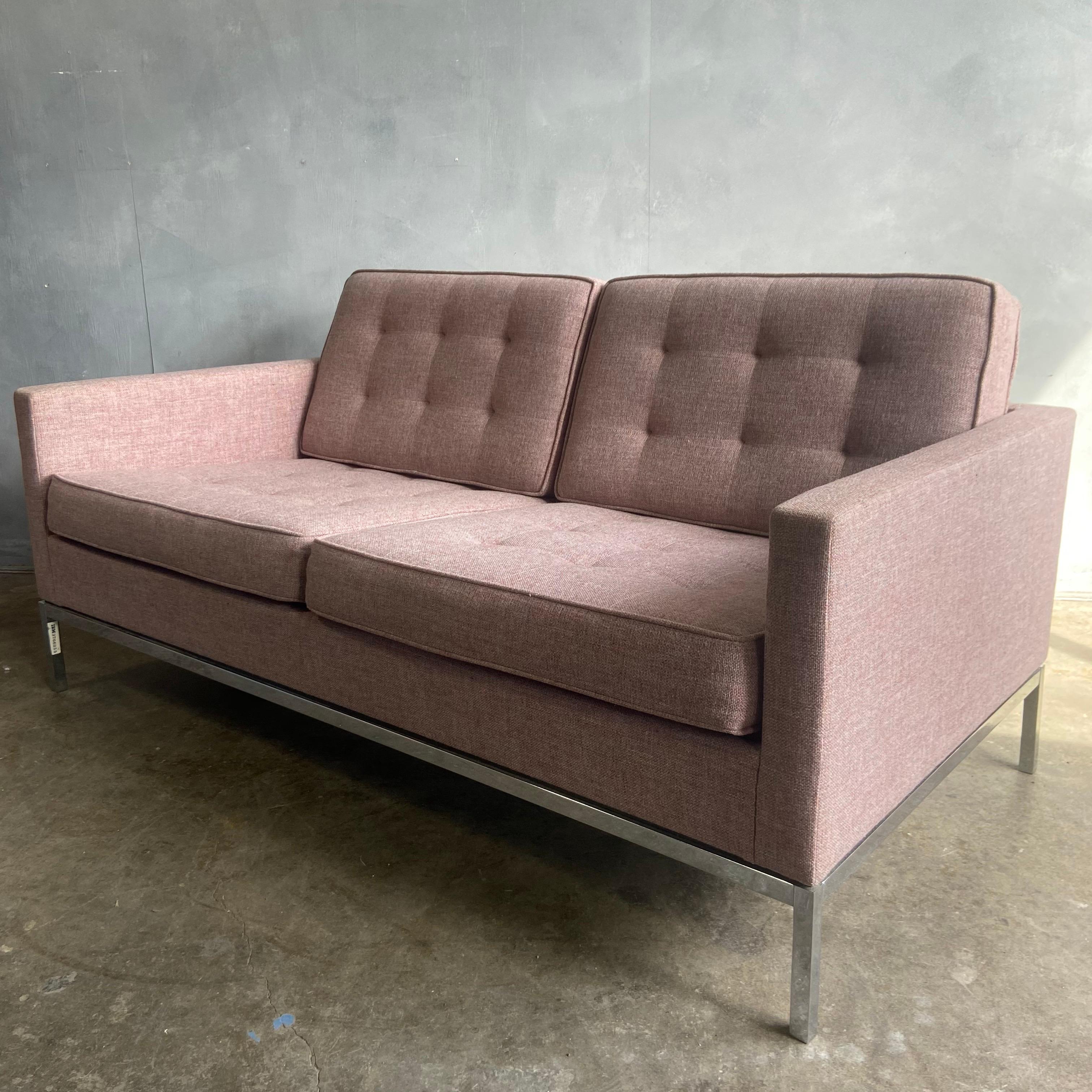 Florence Knoll Sofa In Good Condition In BROOKLYN, NY