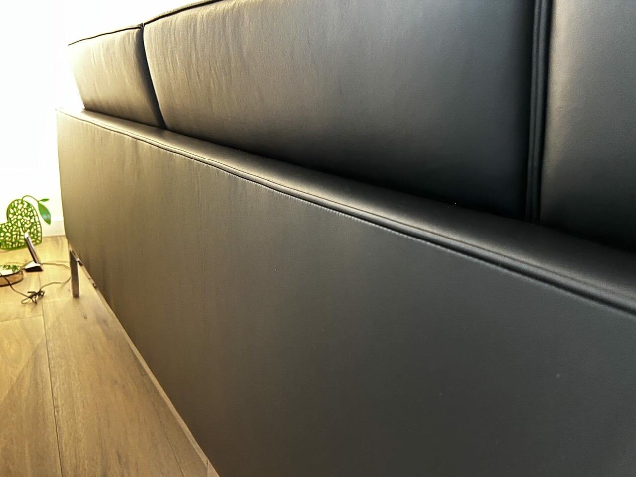 Canapé Florence Knoll en cuir noir 'Sabrina' - Occasion rare (2012) en vente 5